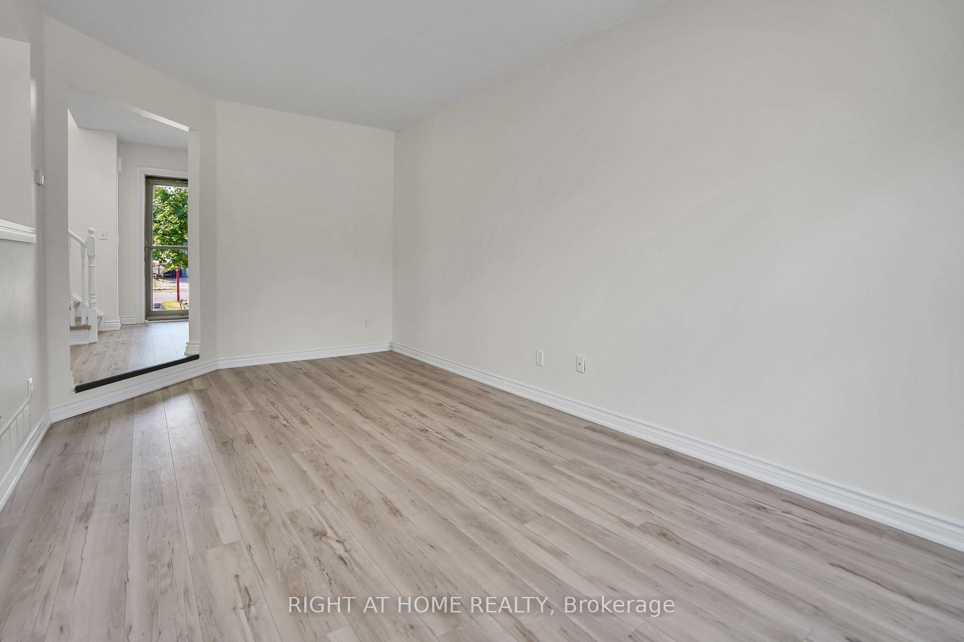 Photo 14 of 224 Hilltop Drive, North Dumfries, Ayr — HOMEH