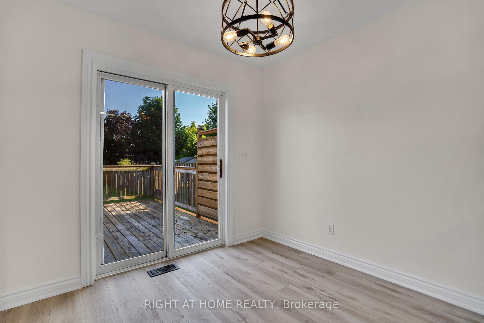 Photo 15 of 224 Hilltop Drive, North Dumfries, Ayr — HOMEH