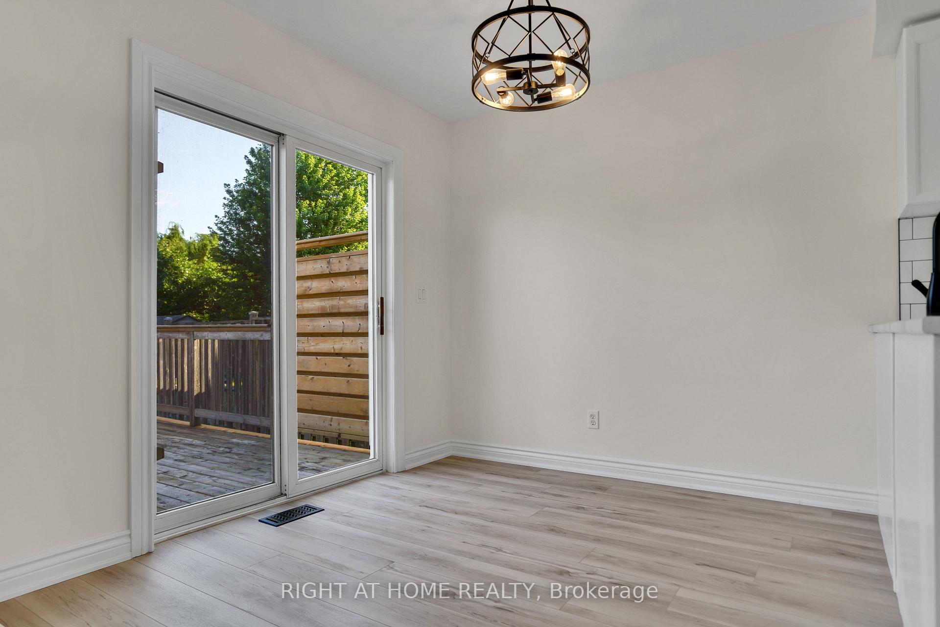 Photo 17 of 224 Hilltop Drive, North Dumfries, Ayr — HOMEH