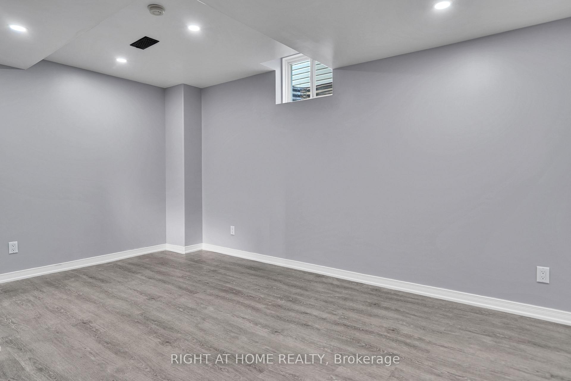 Photo 19 of 224 Hilltop Drive, North Dumfries, Ayr — HOMEH