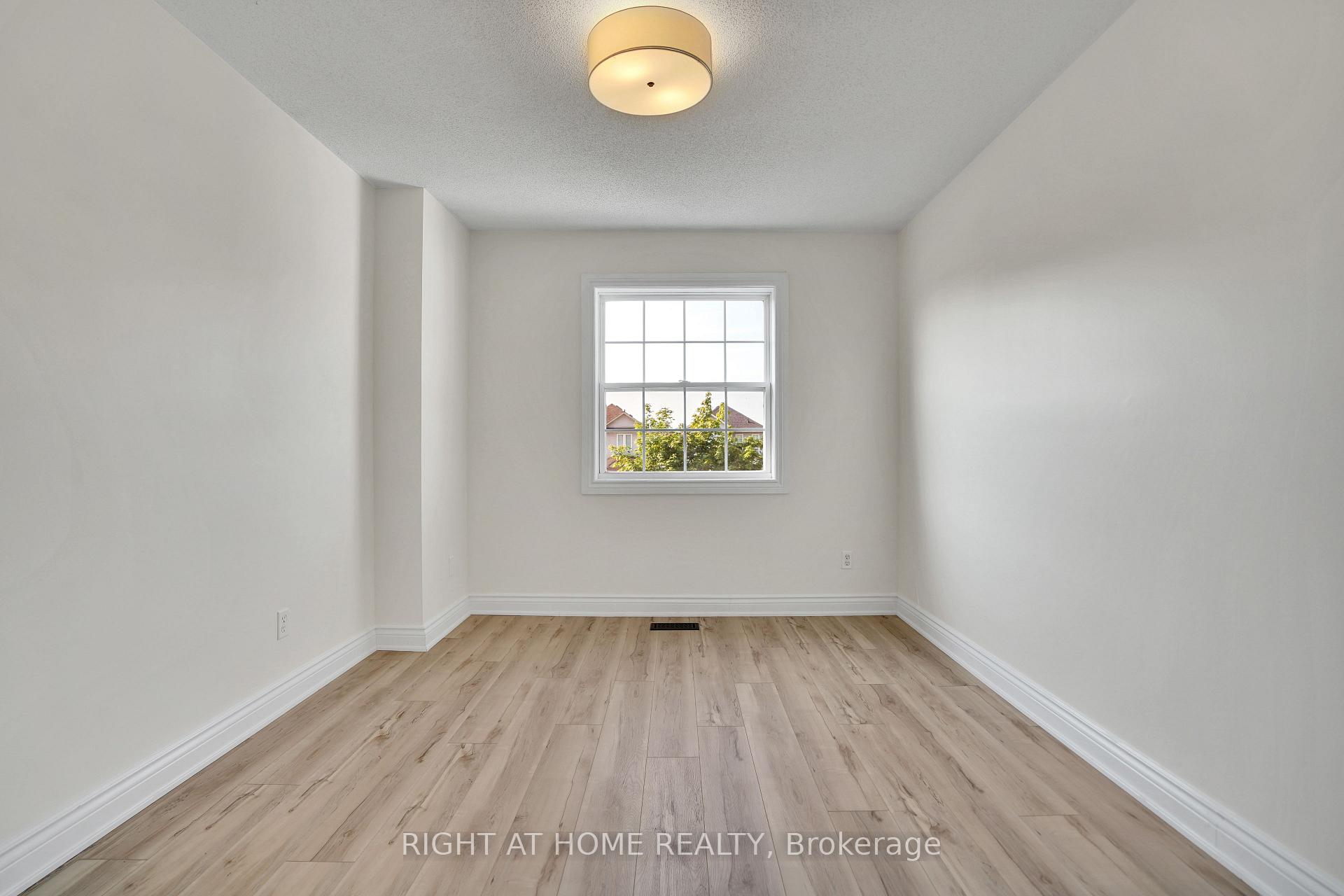 Photo 26 of 224 Hilltop Drive, North Dumfries, Ayr — HOMEH