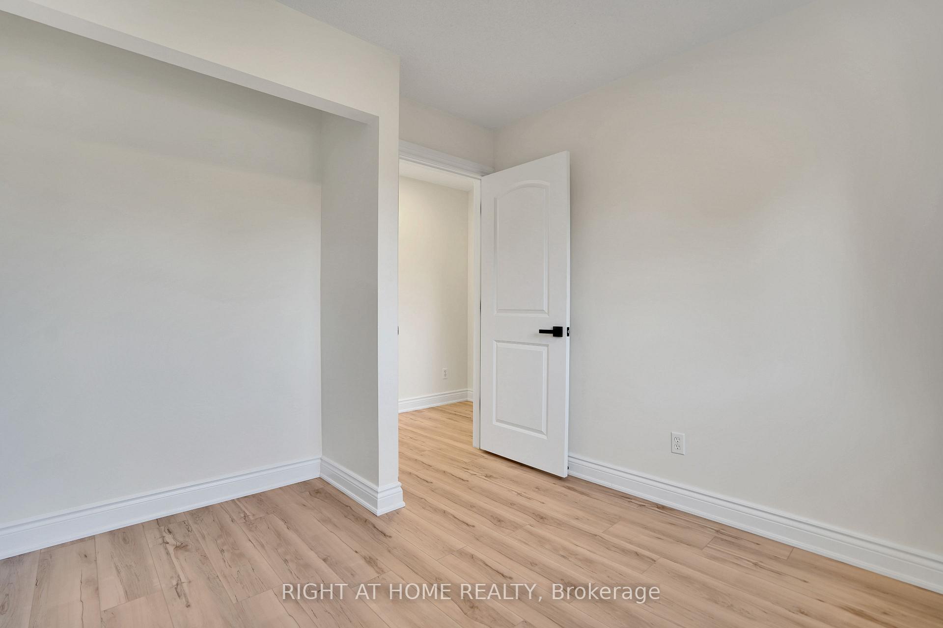 Photo 30 of 224 Hilltop Drive, North Dumfries, Ayr — HOMEH