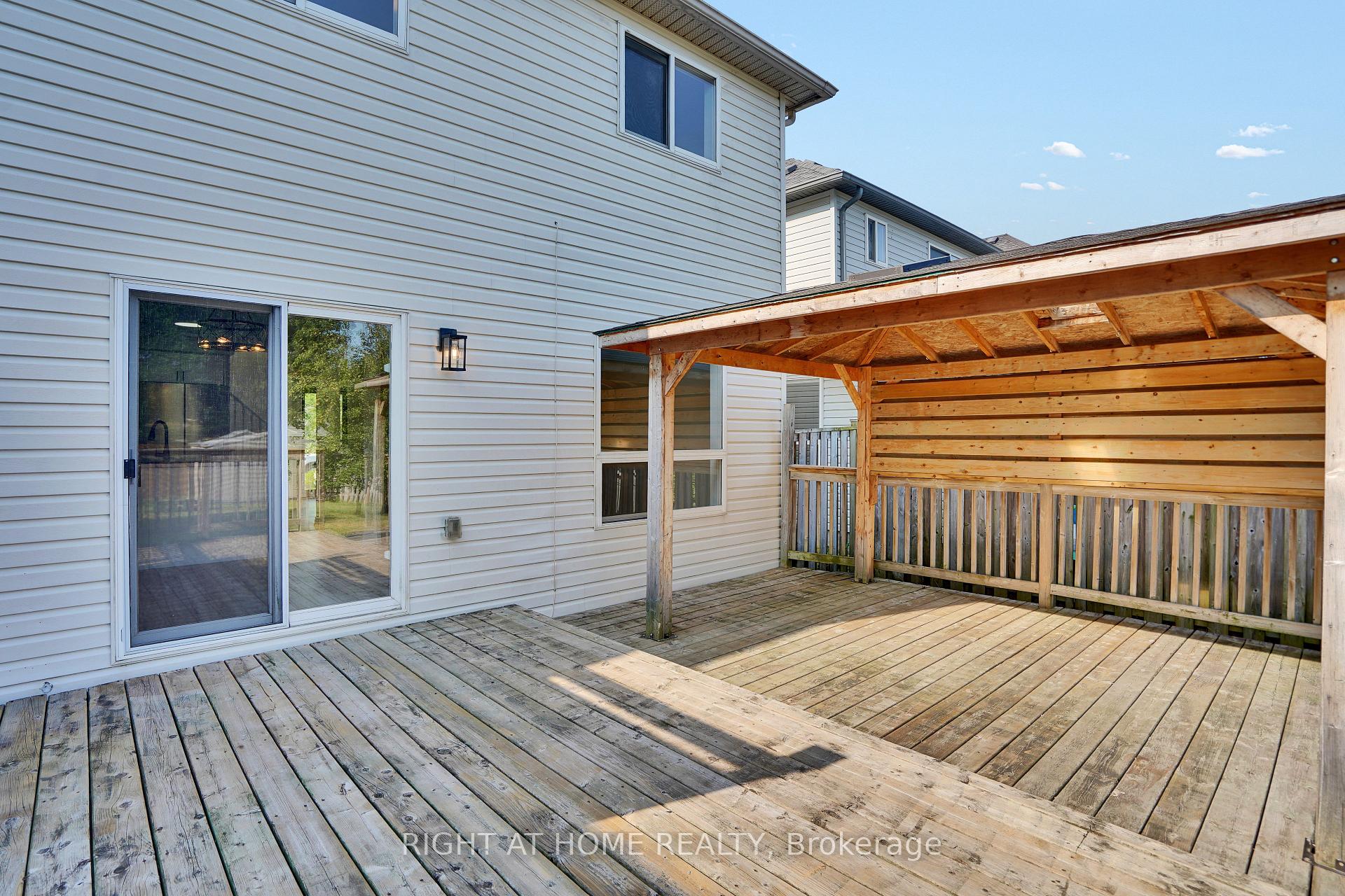 Photo 35 of 224 Hilltop Drive, North Dumfries, Ayr — HOMEH
