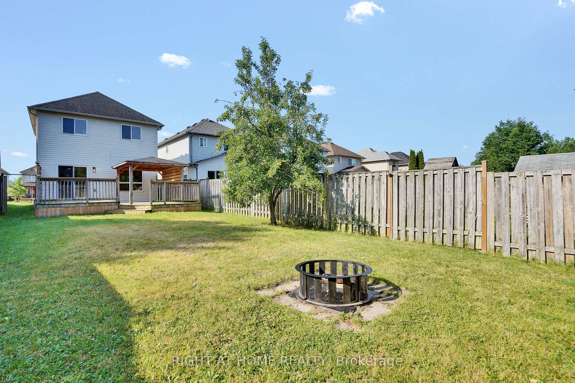 Photo 36 of 224 Hilltop Drive, North Dumfries, Ayr — HOMEH
