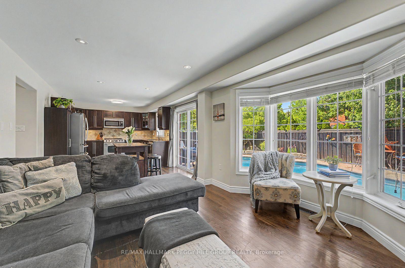 Photo 7 of 16 Blackbird Lane, Barrie, 400 West — HOMEH