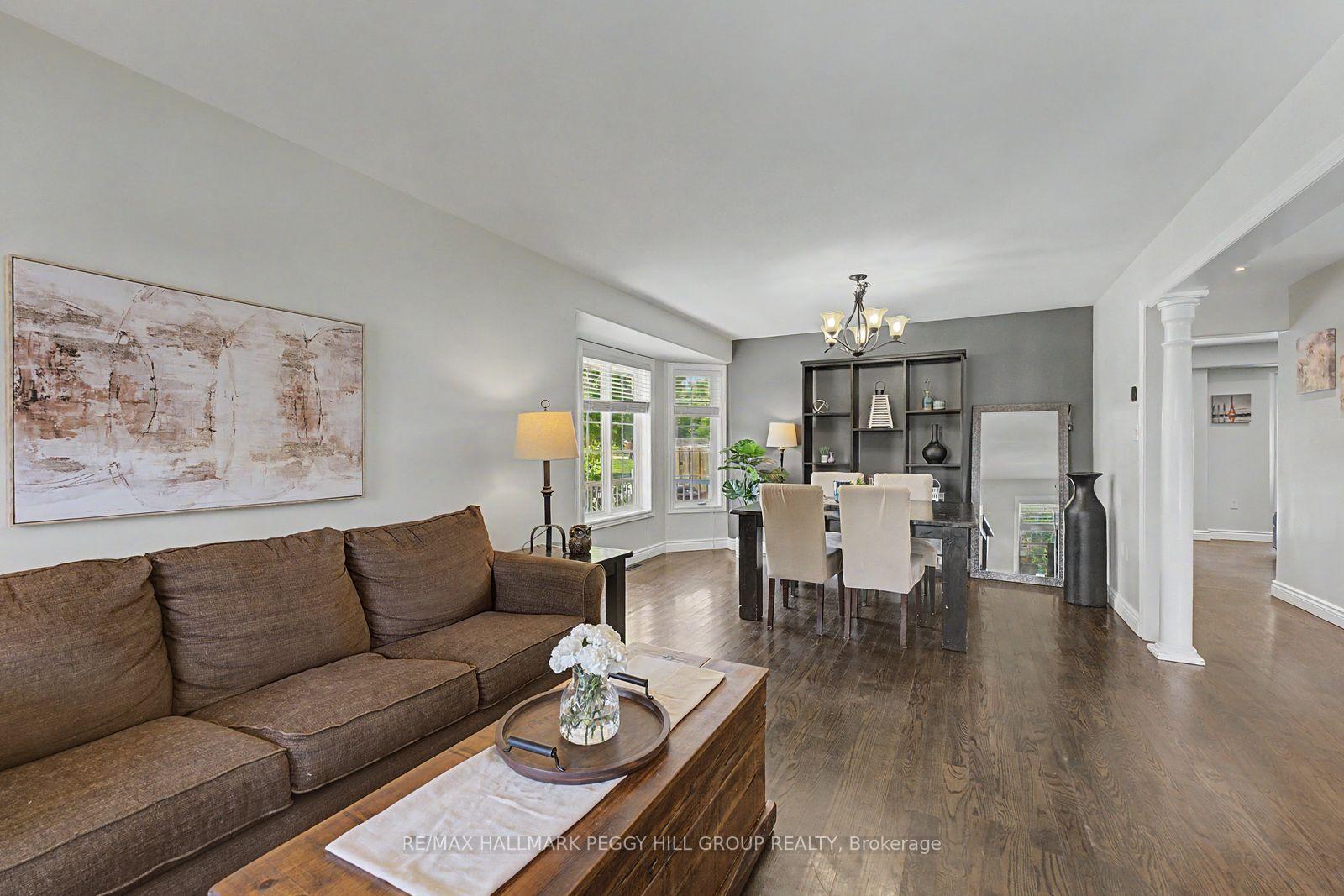 Photo 9 of 16 Blackbird Lane, Barrie, 400 West — HOMEH