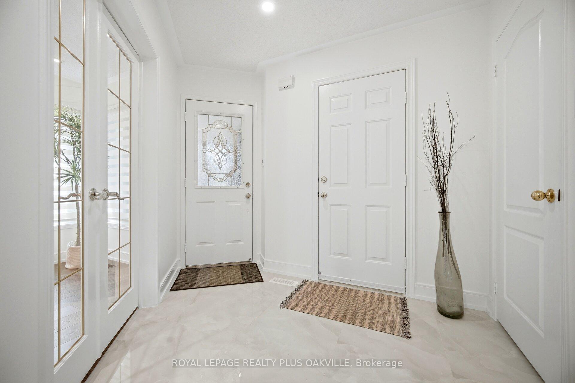 Photo 5 of 5275 Ruperts Gate Drive, Mississauga, Central Erin Mills — HOMEH