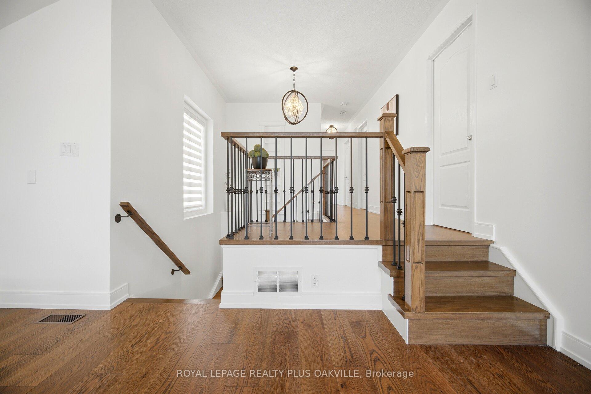 Photo 7 of 5275 Ruperts Gate Drive, Mississauga, Central Erin Mills — HOMEH