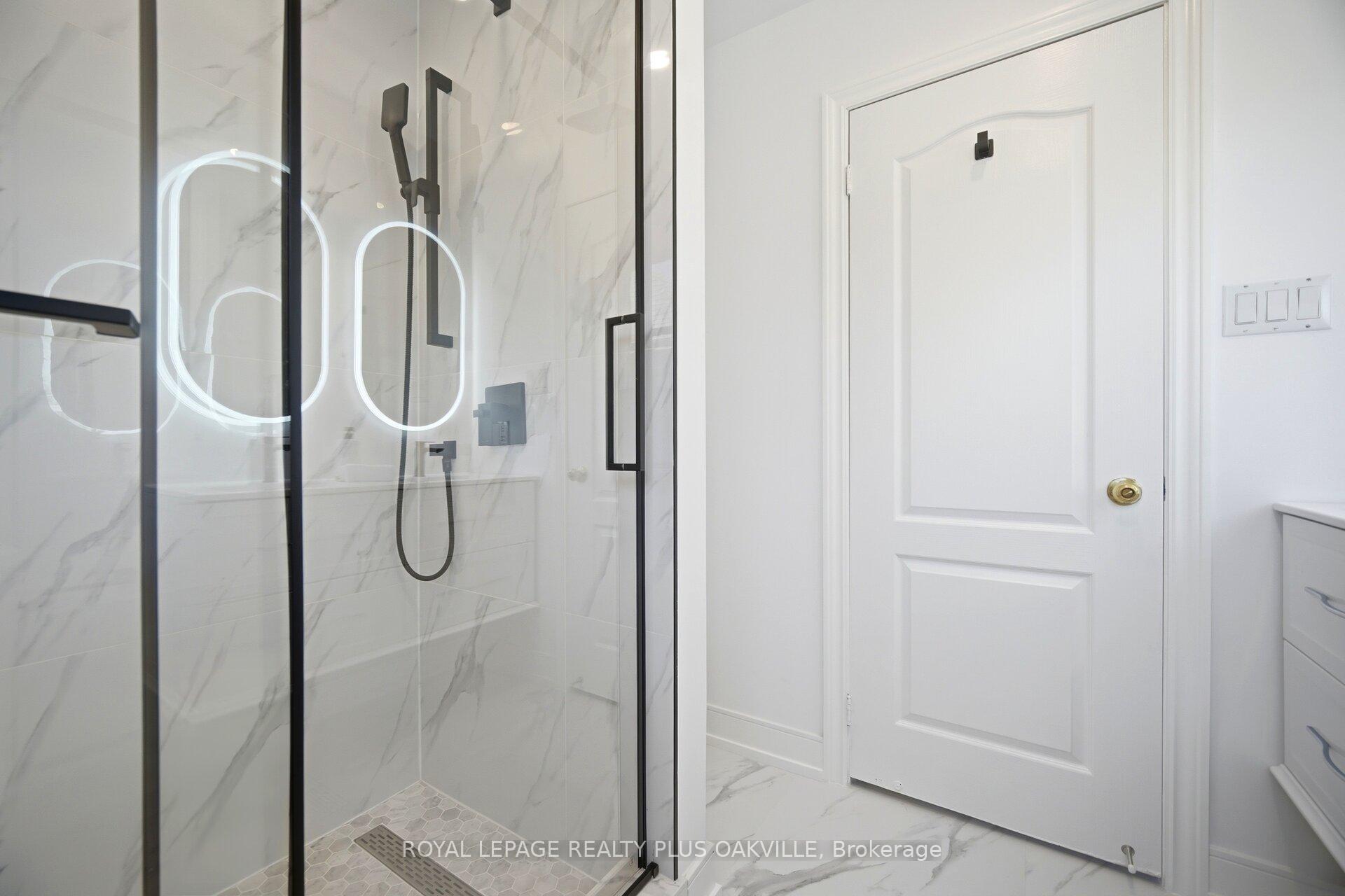 Photo 30 of 5275 Ruperts Gate Drive, Mississauga, Central Erin Mills — HOMEH