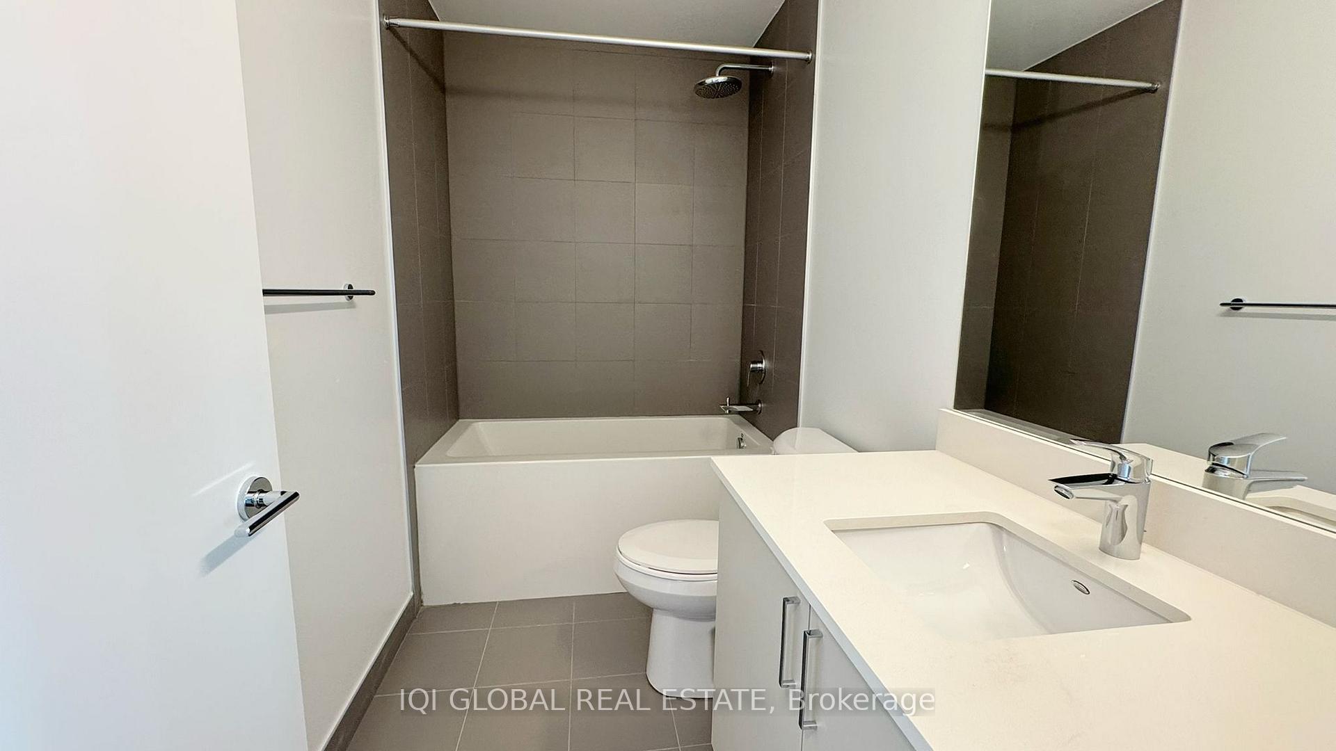 Photo 11 of Unit 556, 1005 Dundas Street E, Oakville, Joshua Meadows — HOMEH