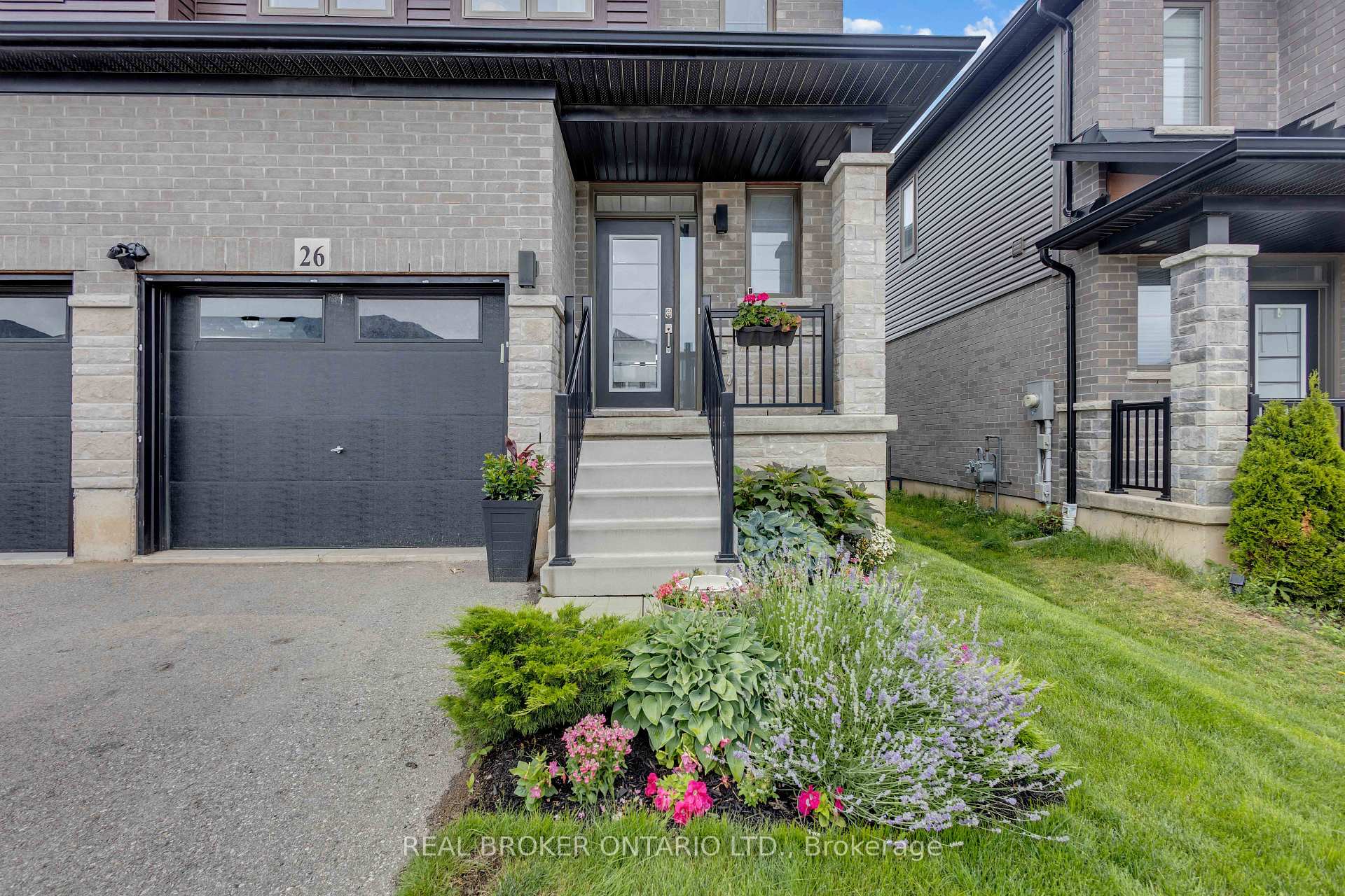 Photo 2 of 26 Baker Lane, Brant, Paris — HOMEH