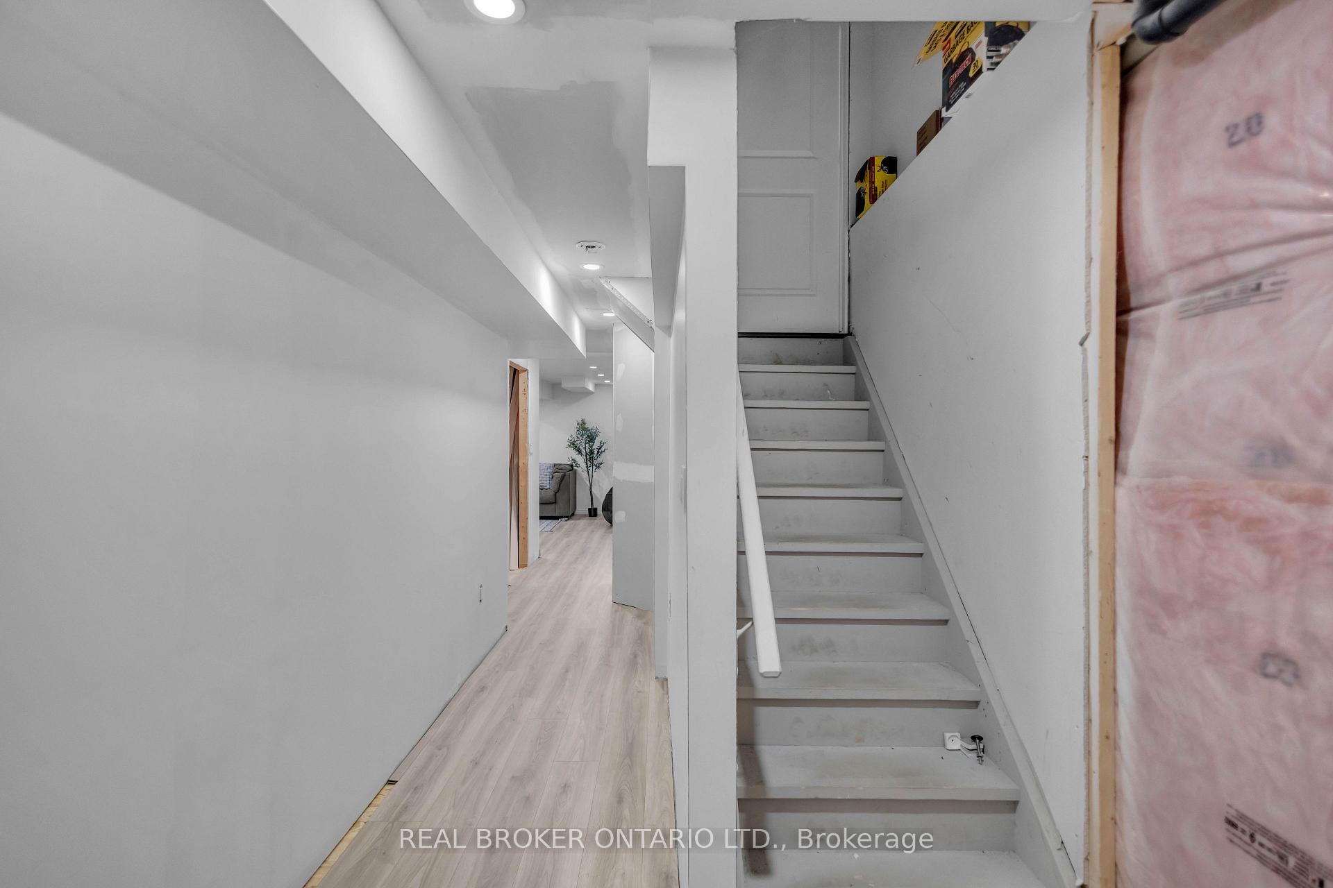 Photo 30 of 26 Baker Lane, Brant, Paris — HOMEH