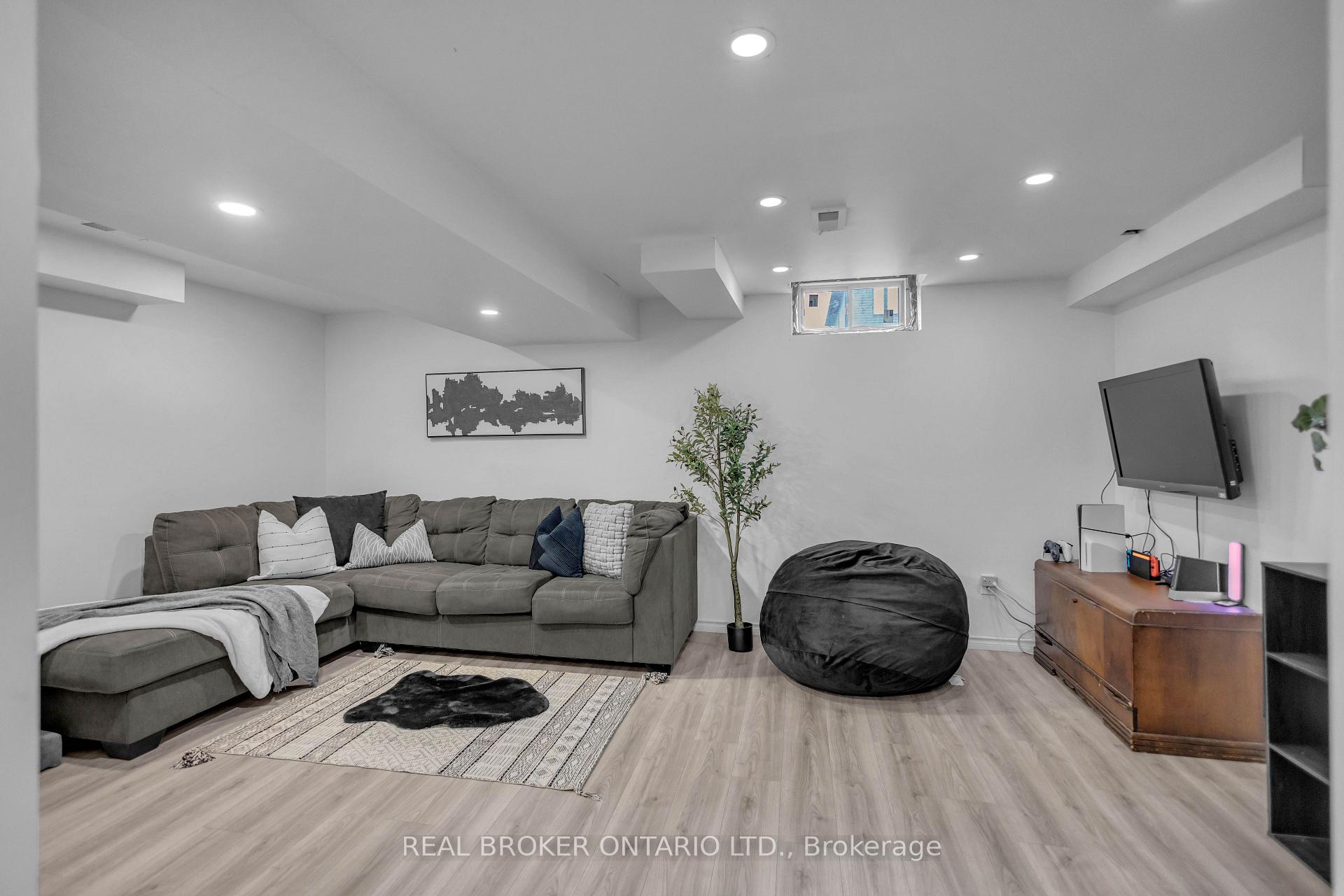 Photo 31 of 26 Baker Lane, Brant, Paris — HOMEH