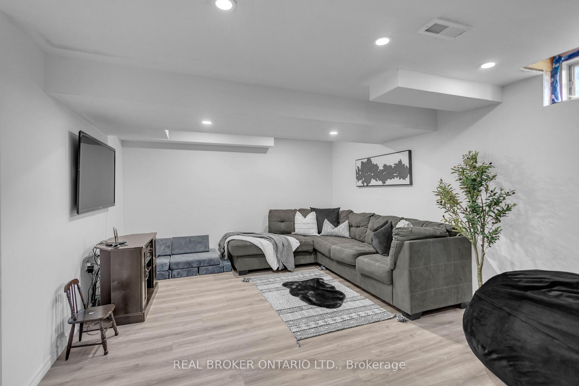 Photo 32 of 26 Baker Lane, Brant, Paris — HOMEH