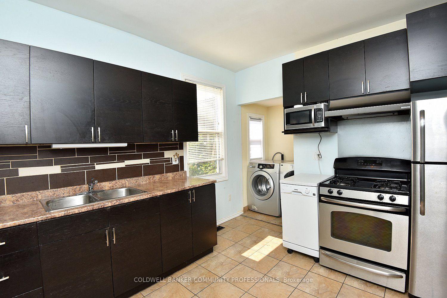 Photo 17 of 180 Province Street N, Hamilton, Crown Point — HOMEH