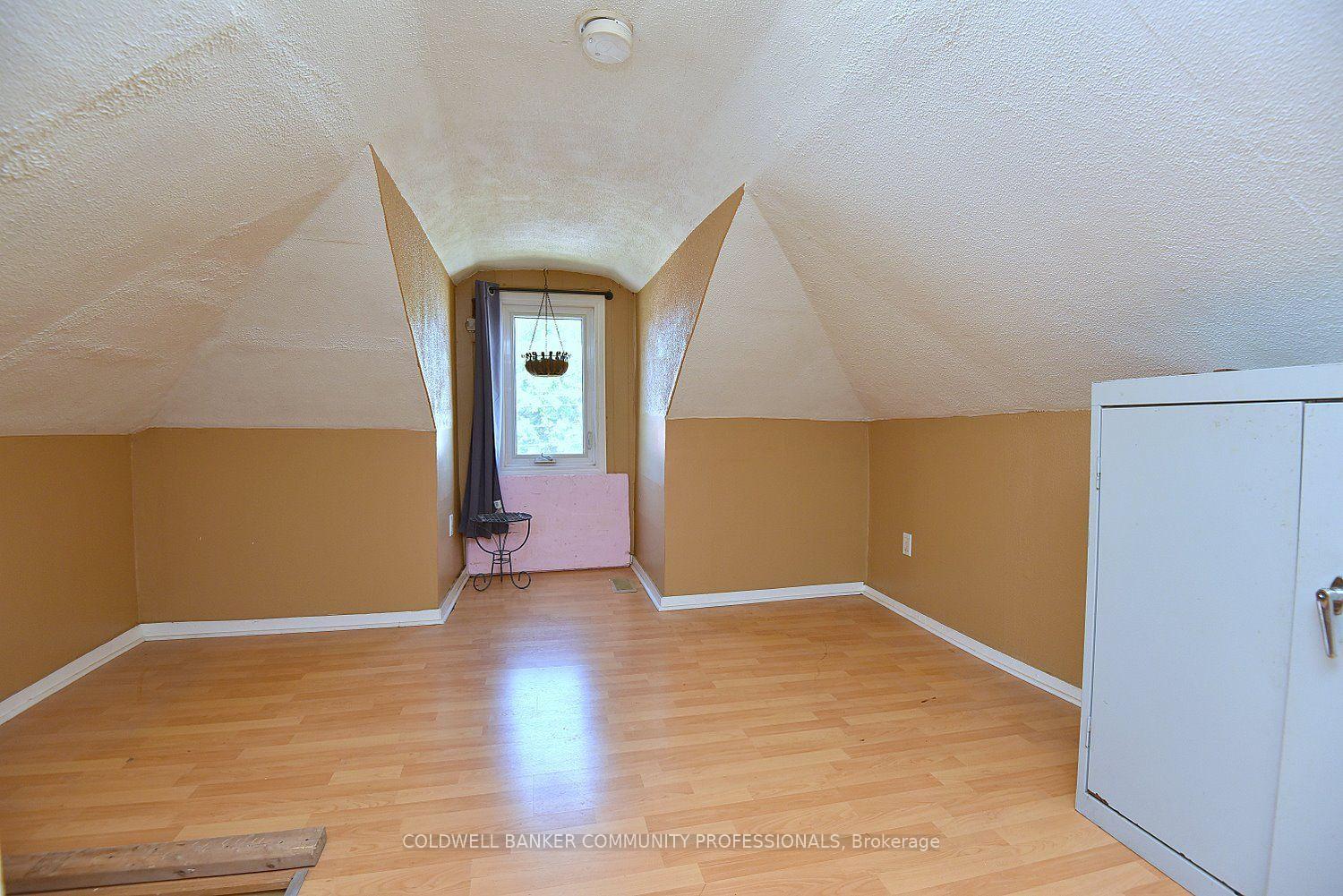 Photo 26 of 180 Province Street N, Hamilton, Crown Point — HOMEH