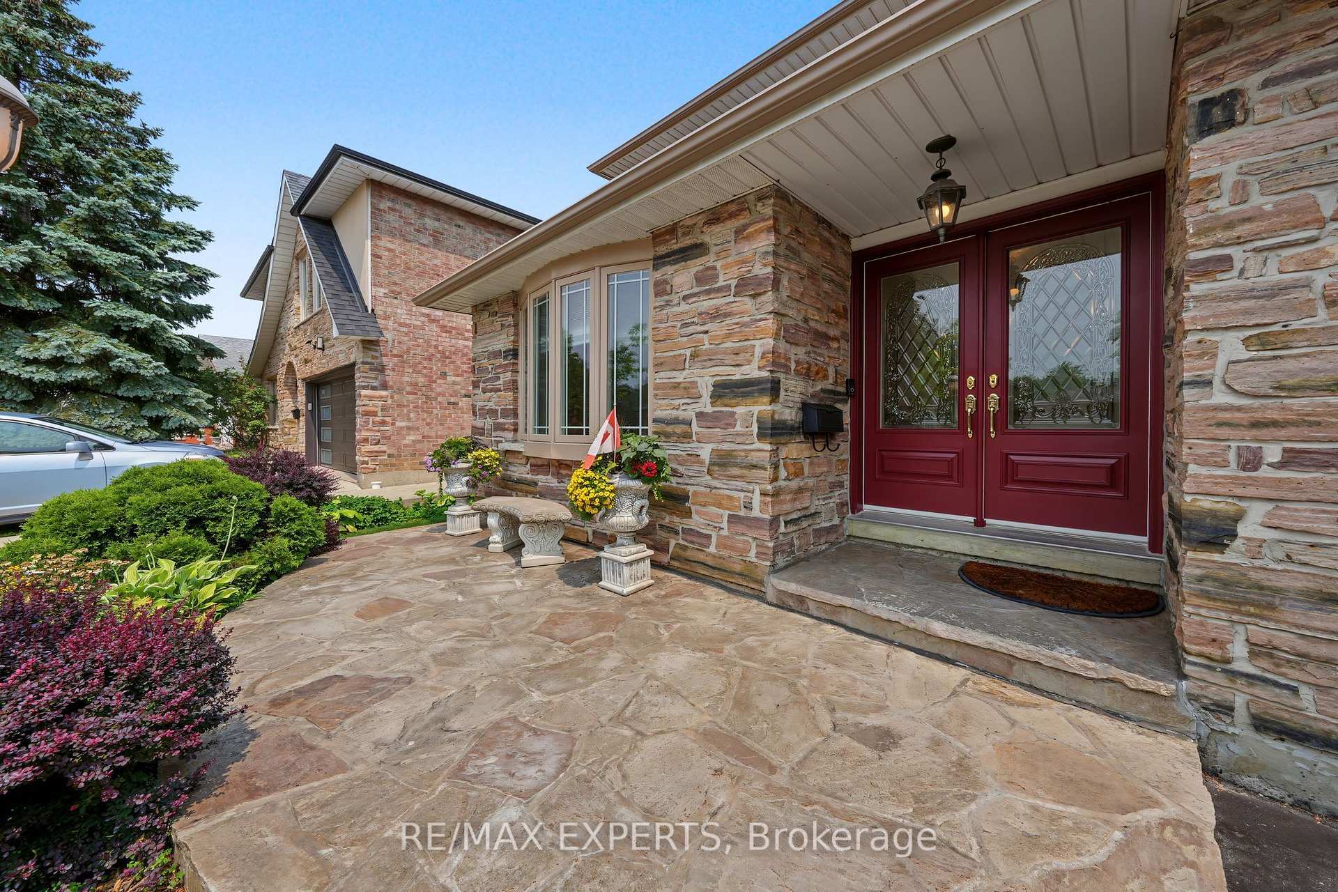 Photo 2 of 2387 Chilsworthy Avenue, Mississauga, Cooksville — HOMEH