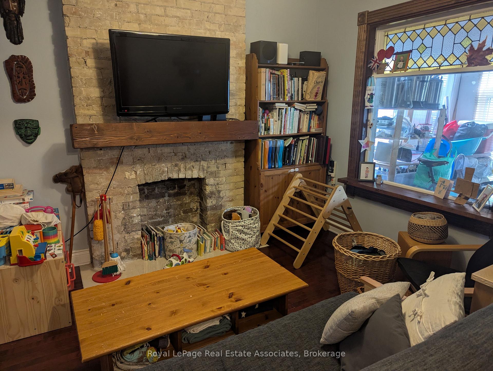 Photo 2 of Unit Mn&2nd, 52 Ashdale Avenue, Toronto, Greenwood-Coxwell — HOMEH