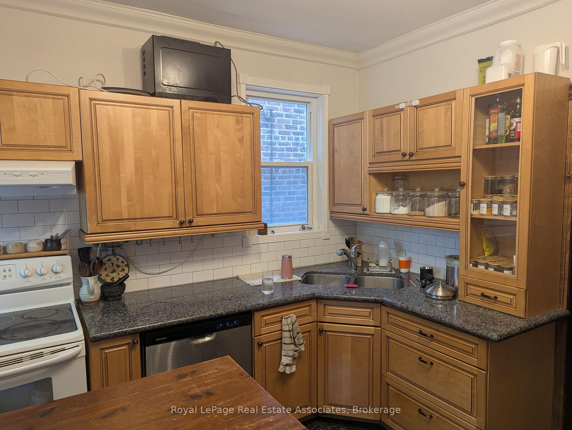 Photo 6 of Unit Mn&2nd, 52 Ashdale Avenue, Toronto, Greenwood-Coxwell — HOMEH