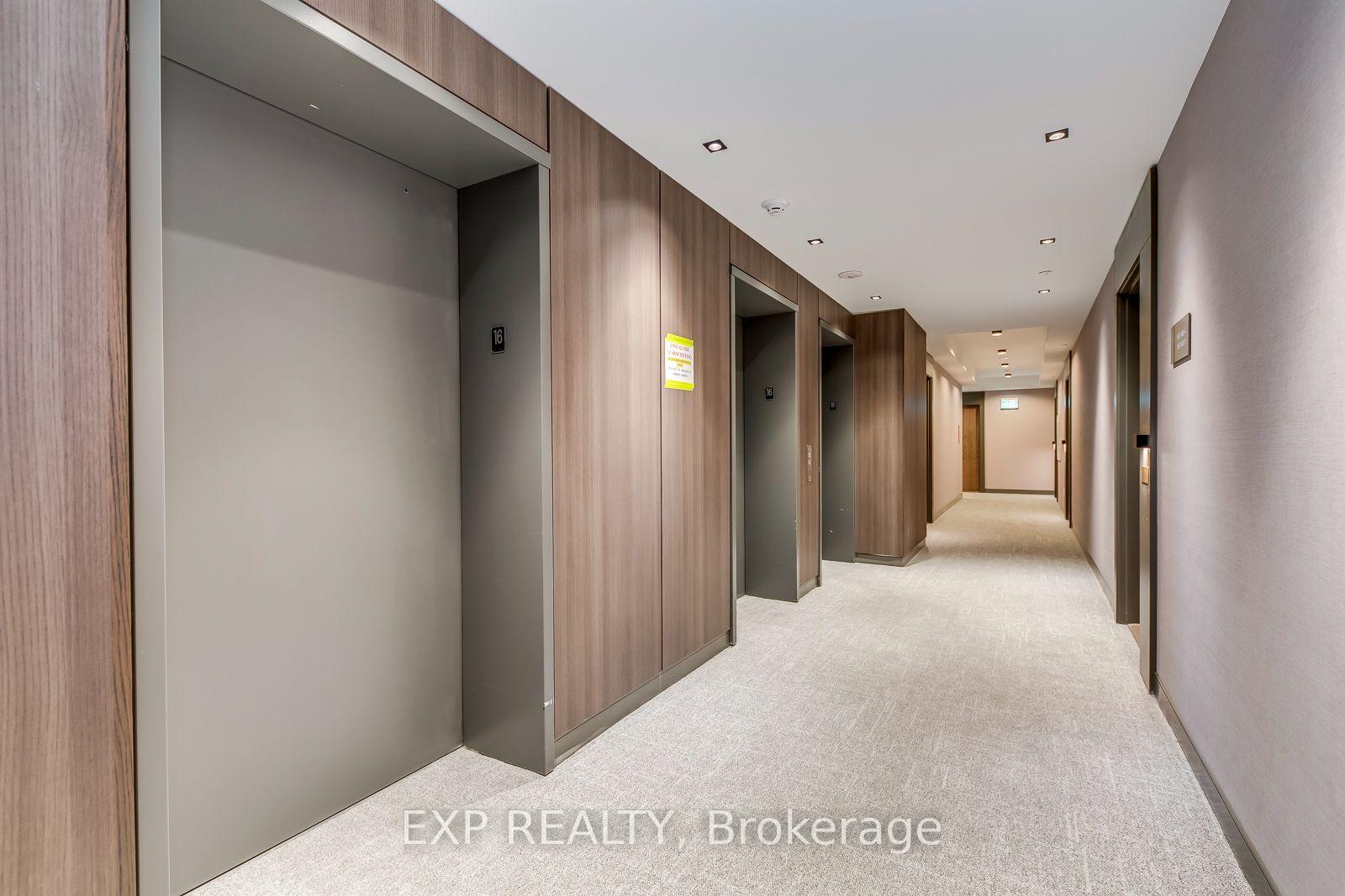 Photo 4 of Unit 1605, 1035 Southdown Road, Mississauga, Clarkson — HOMEH