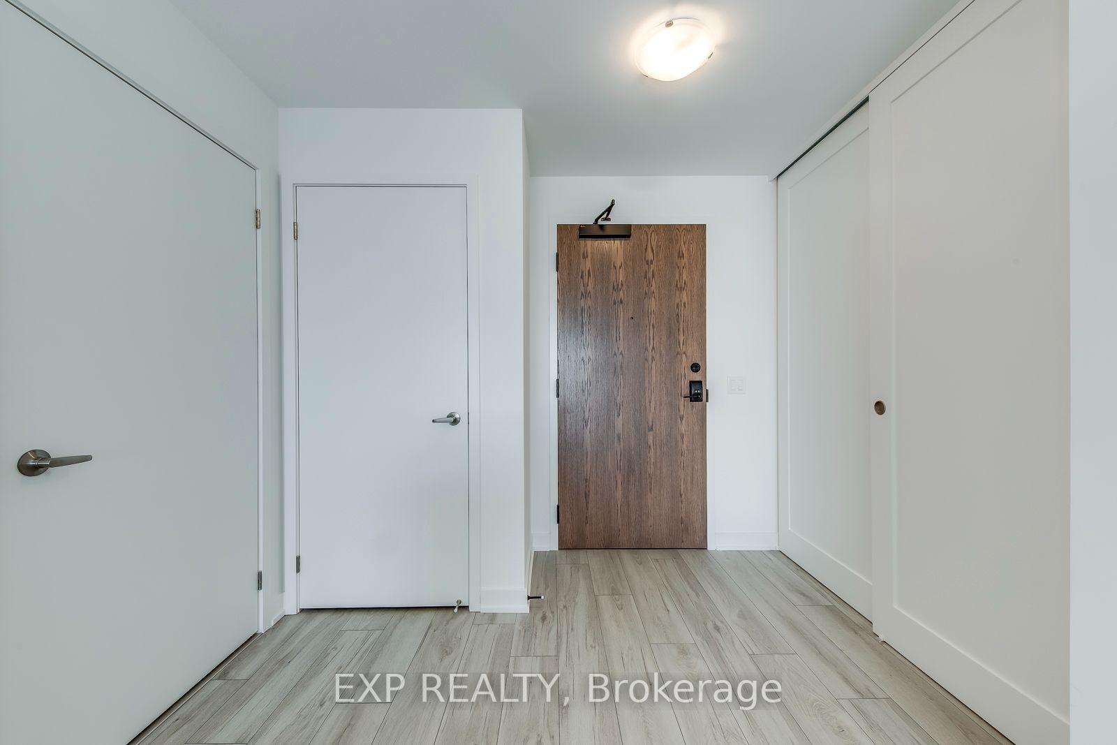 Photo 6 of Unit 1605, 1035 Southdown Road, Mississauga, Clarkson — HOMEH
