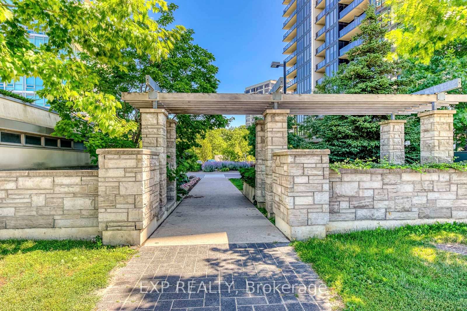 Photo 32 of Unit 1605, 1035 Southdown Road, Mississauga, Clarkson — HOMEH