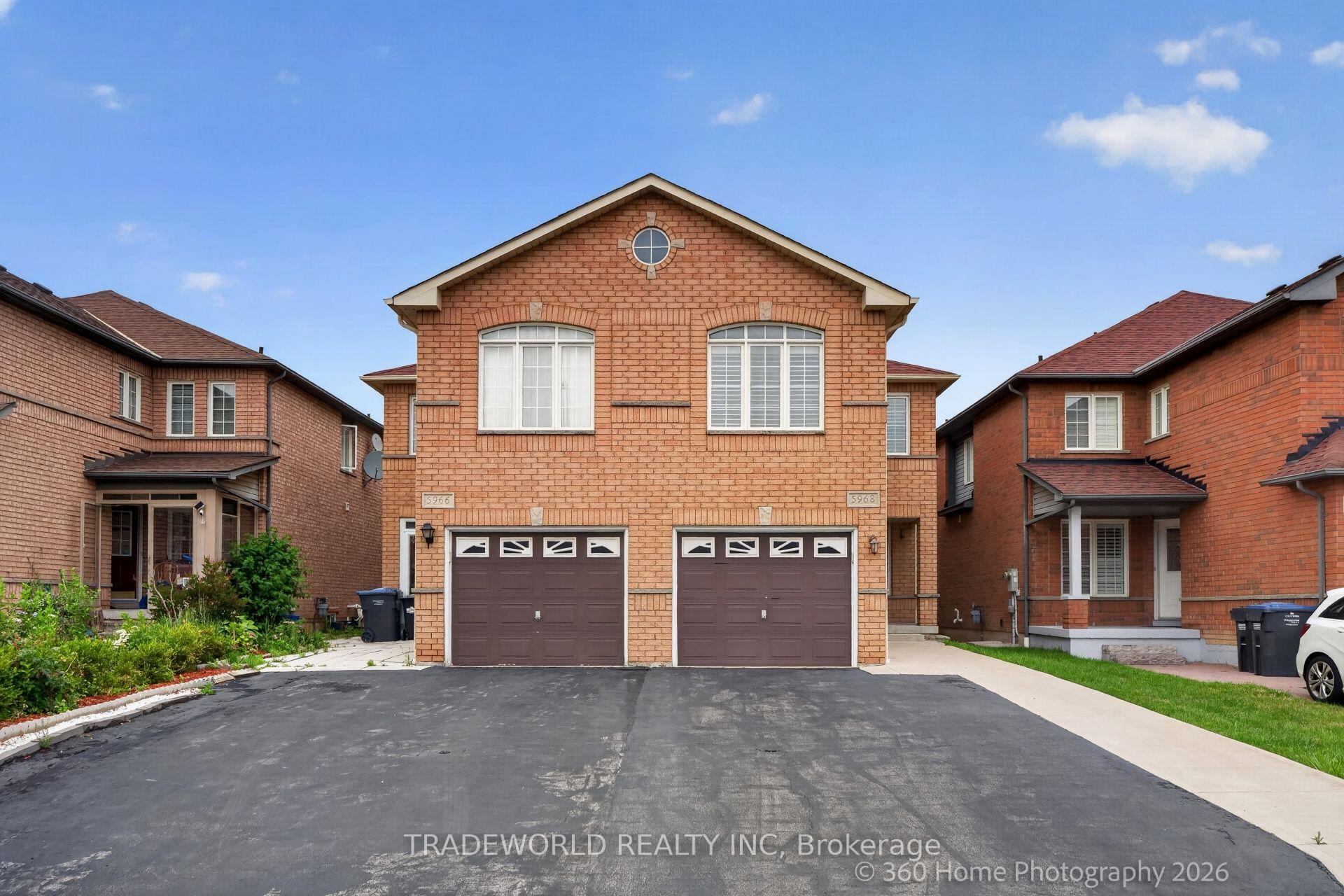 Photo 2 of 5968 Gant Crescent, Mississauga, East Credit — HOMEH