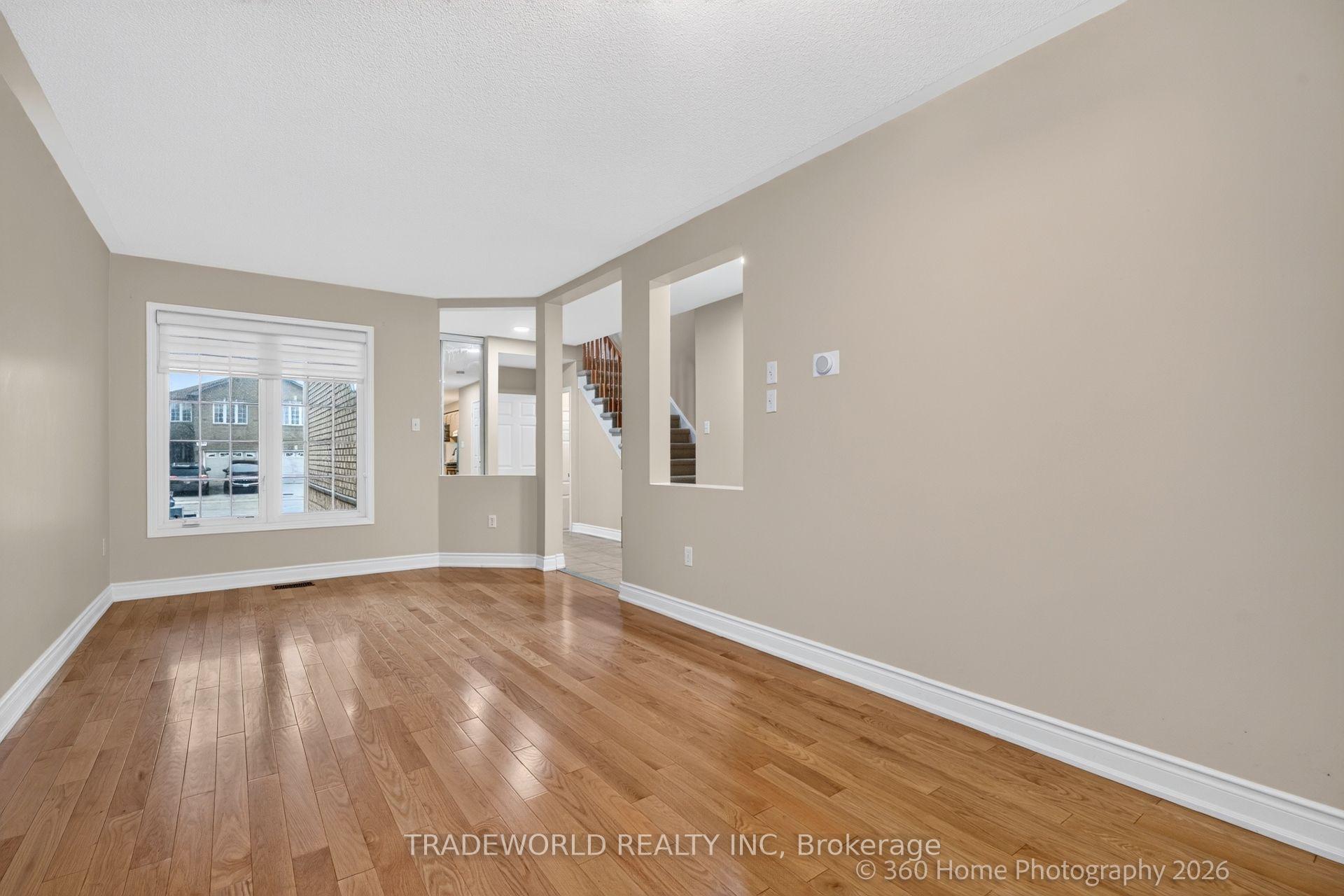 Photo 4 of 5968 Gant Crescent, Mississauga, East Credit — HOMEH