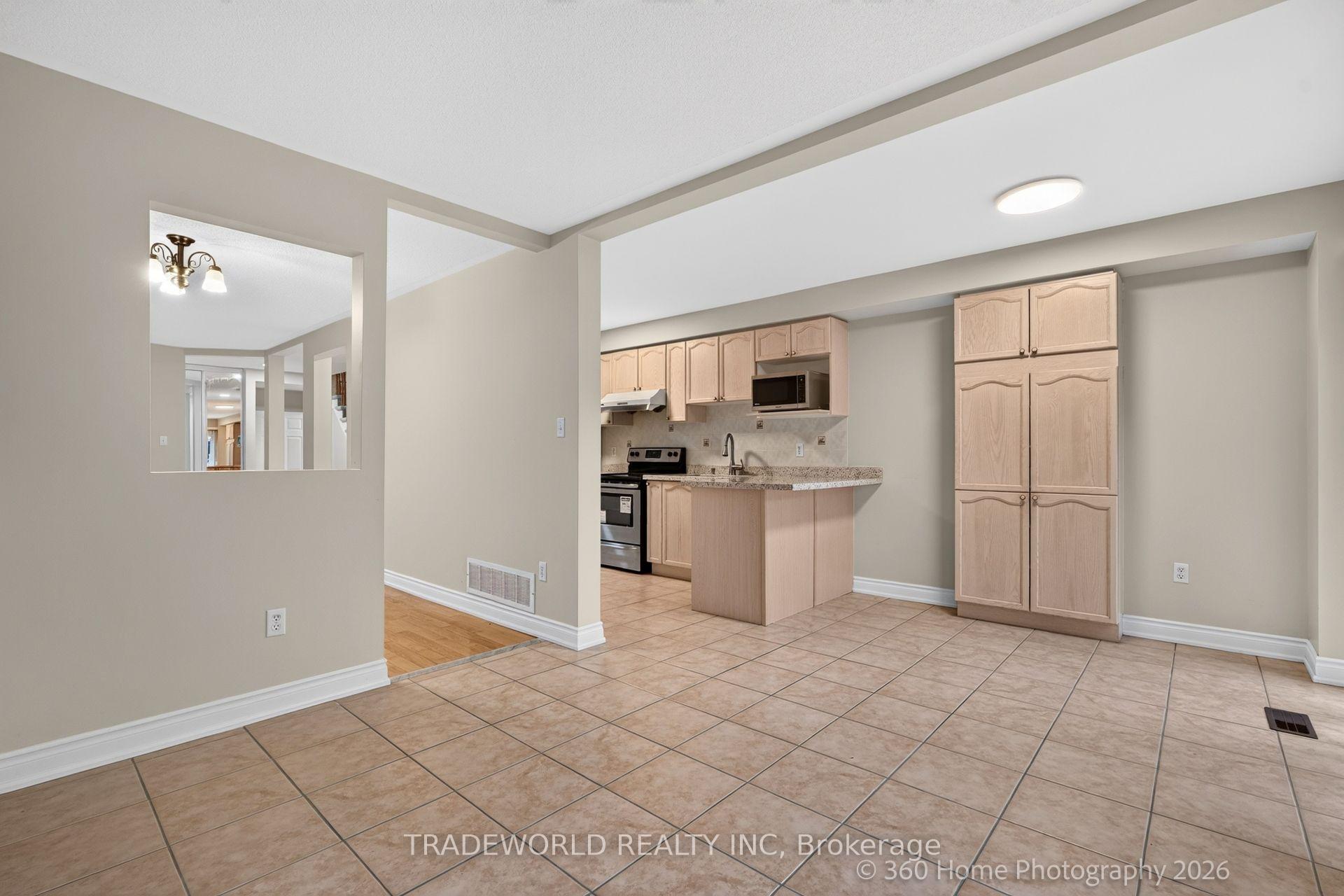 Photo 6 of 5968 Gant Crescent, Mississauga, East Credit — HOMEH