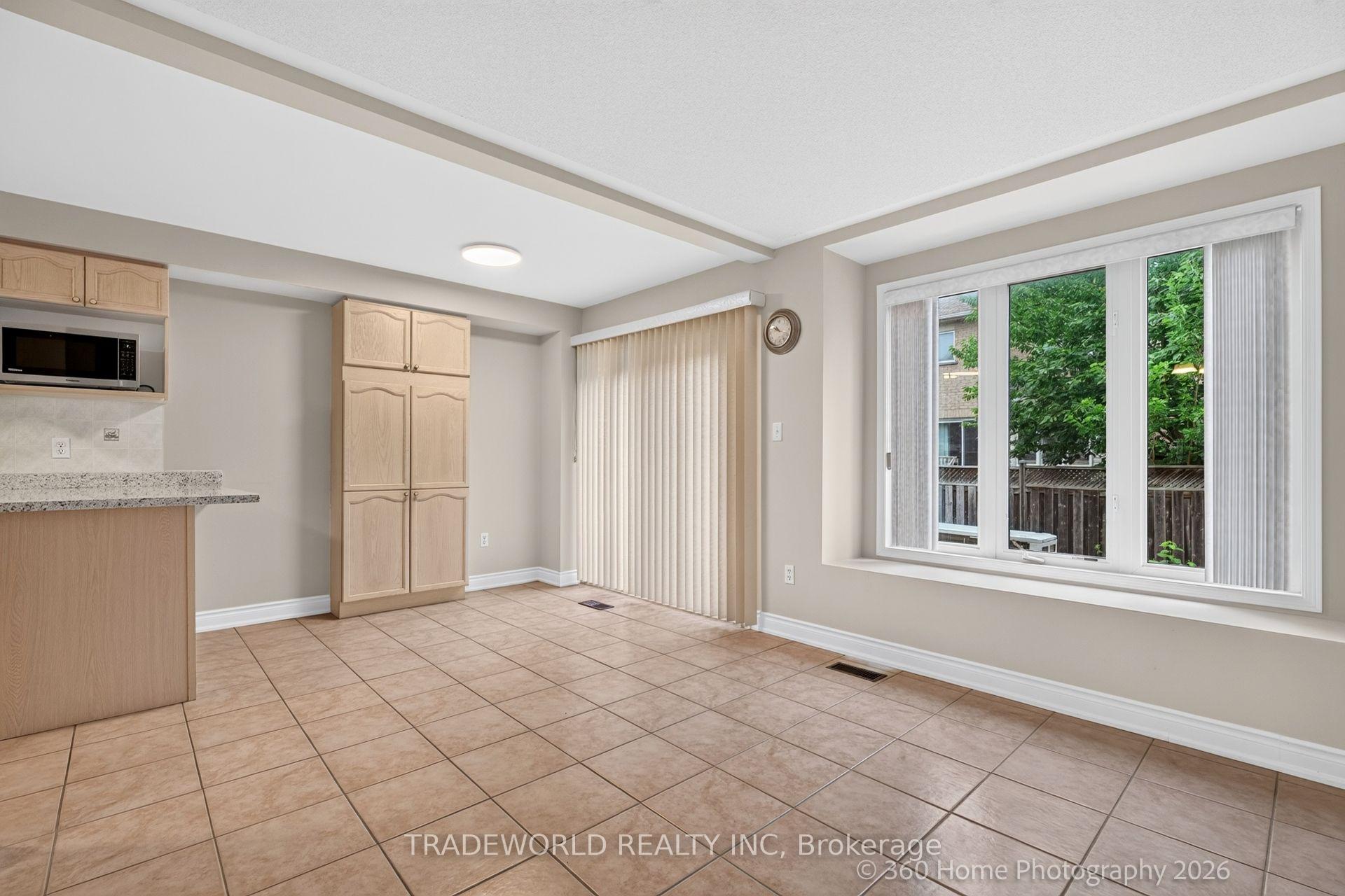 Photo 8 of 5968 Gant Crescent, Mississauga, East Credit — HOMEH