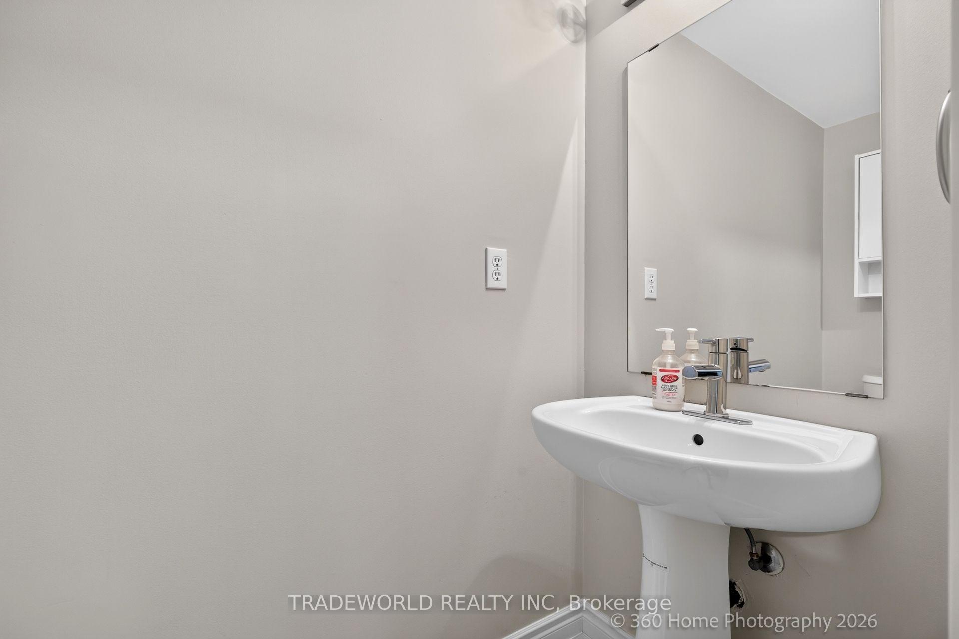 Photo 15 of 5968 Gant Crescent, Mississauga, East Credit — HOMEH