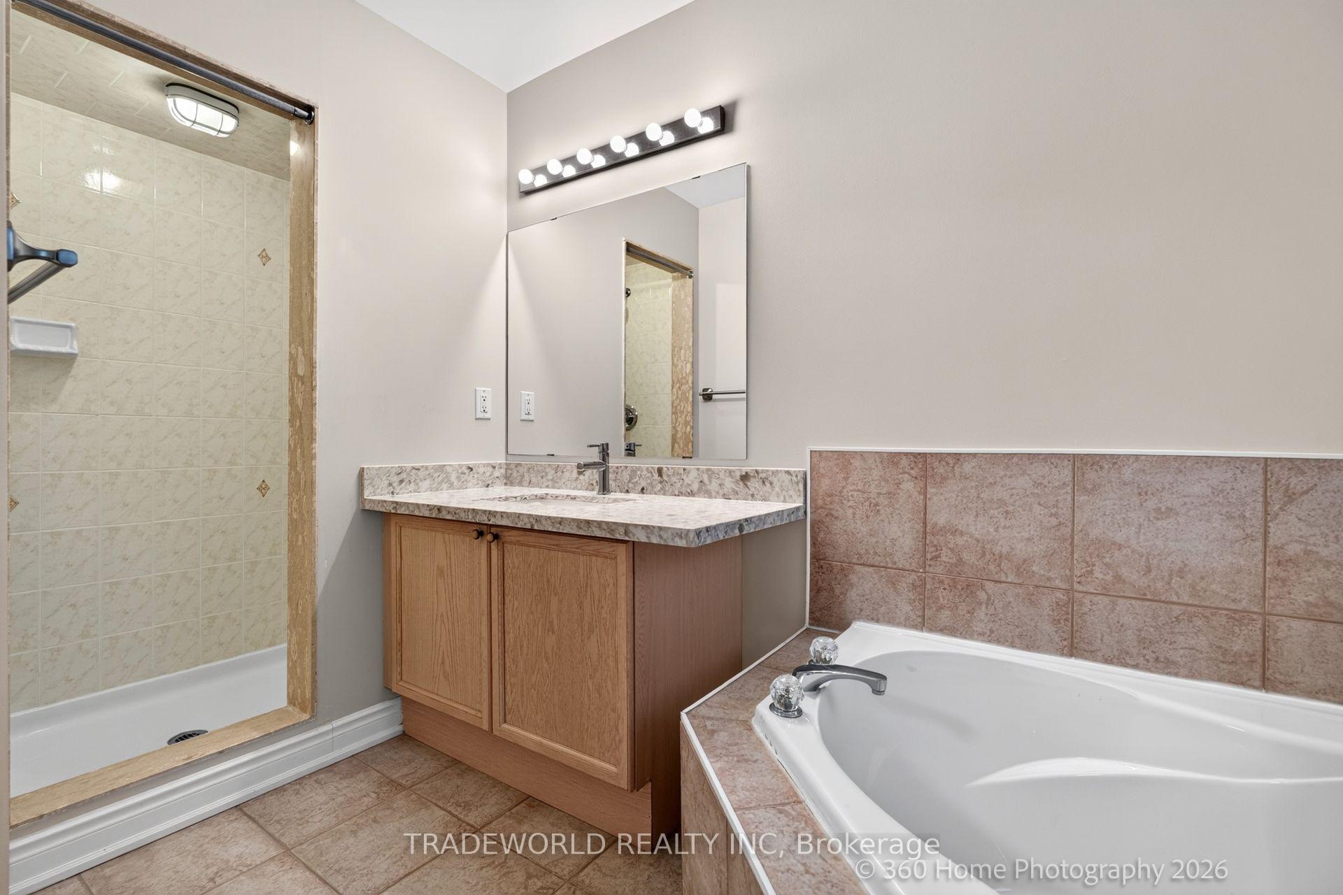 Photo 25 of 5968 Gant Crescent, Mississauga, East Credit — HOMEH