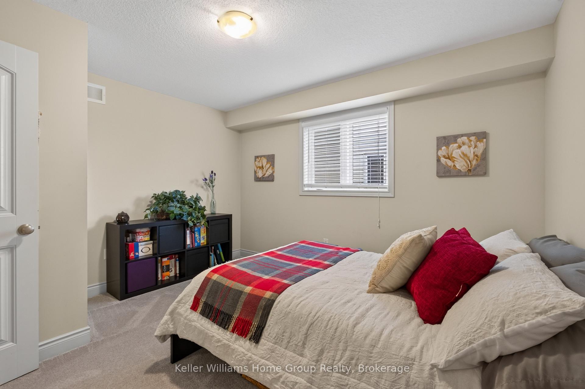 Photo 26 of 306 Colonial Drive, Guelph, Pineridge/Westminster Woods — HOMEH