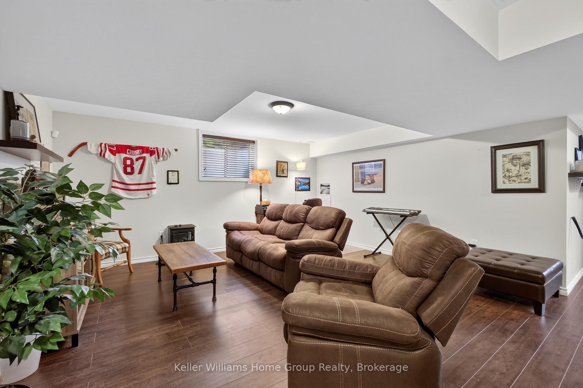 Photo 35 of 306 Colonial Drive, Guelph, Pineridge/Westminster Woods — HOMEH