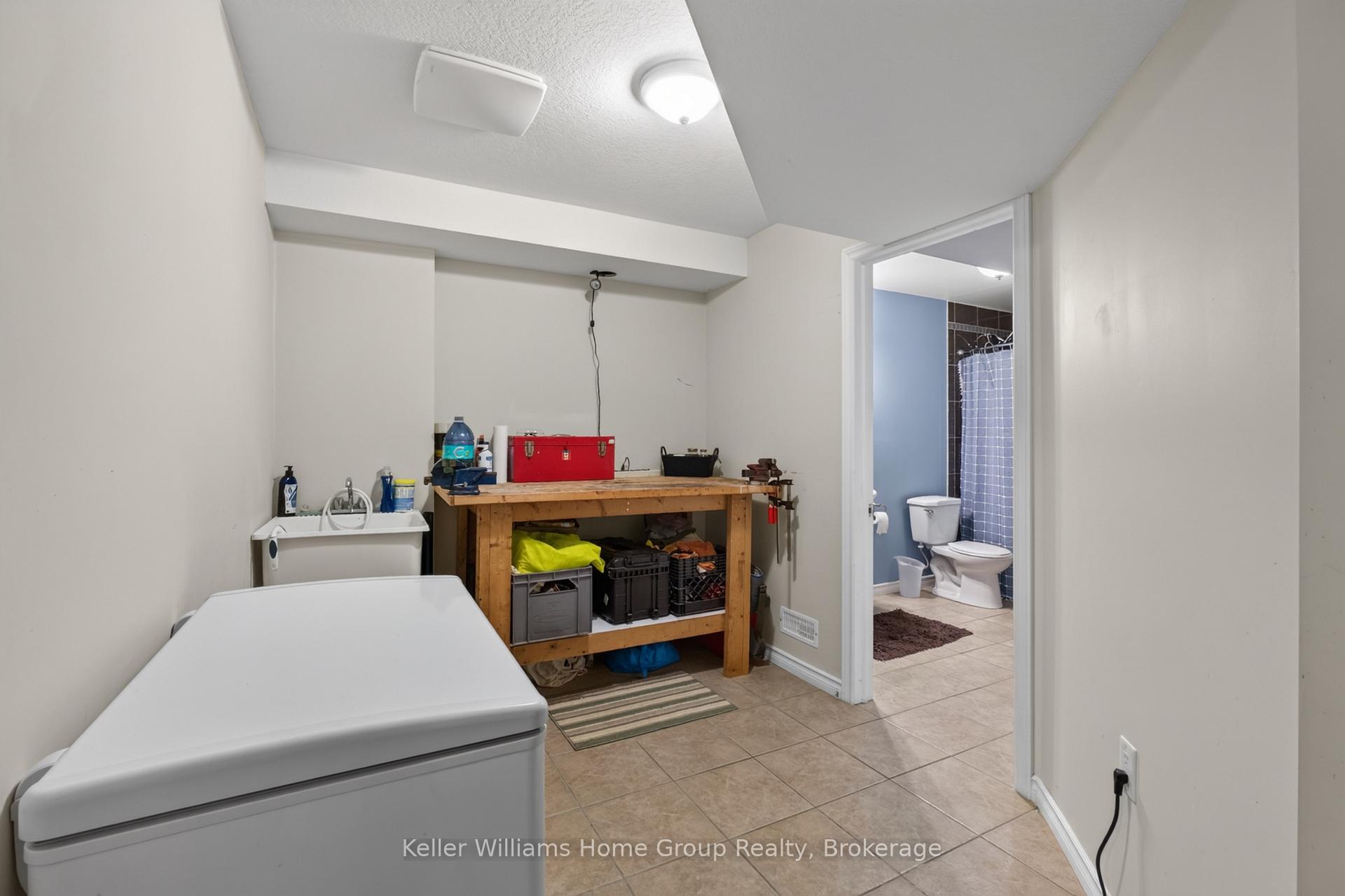 Photo 39 of 306 Colonial Drive, Guelph, Pineridge/Westminster Woods — HOMEH