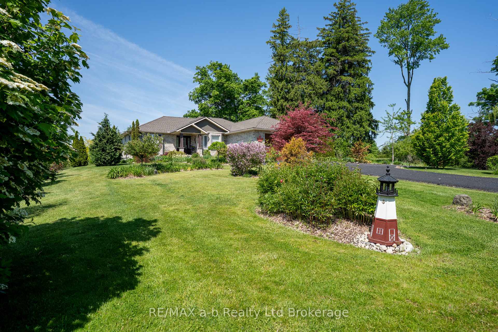 Photo 3 of 261 Middle Townline Road, Brant, Burford — HOMEH