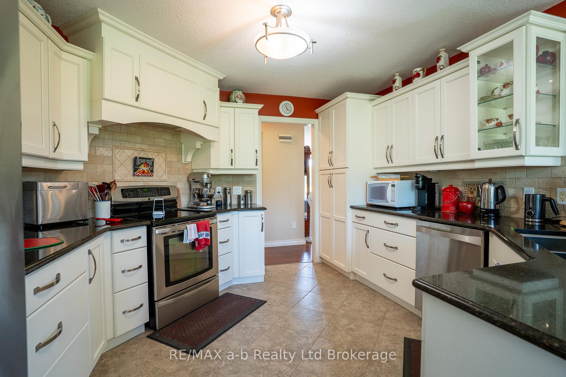 Photo 22 of 261 Middle Townline Road, Brant, Burford — HOMEH
