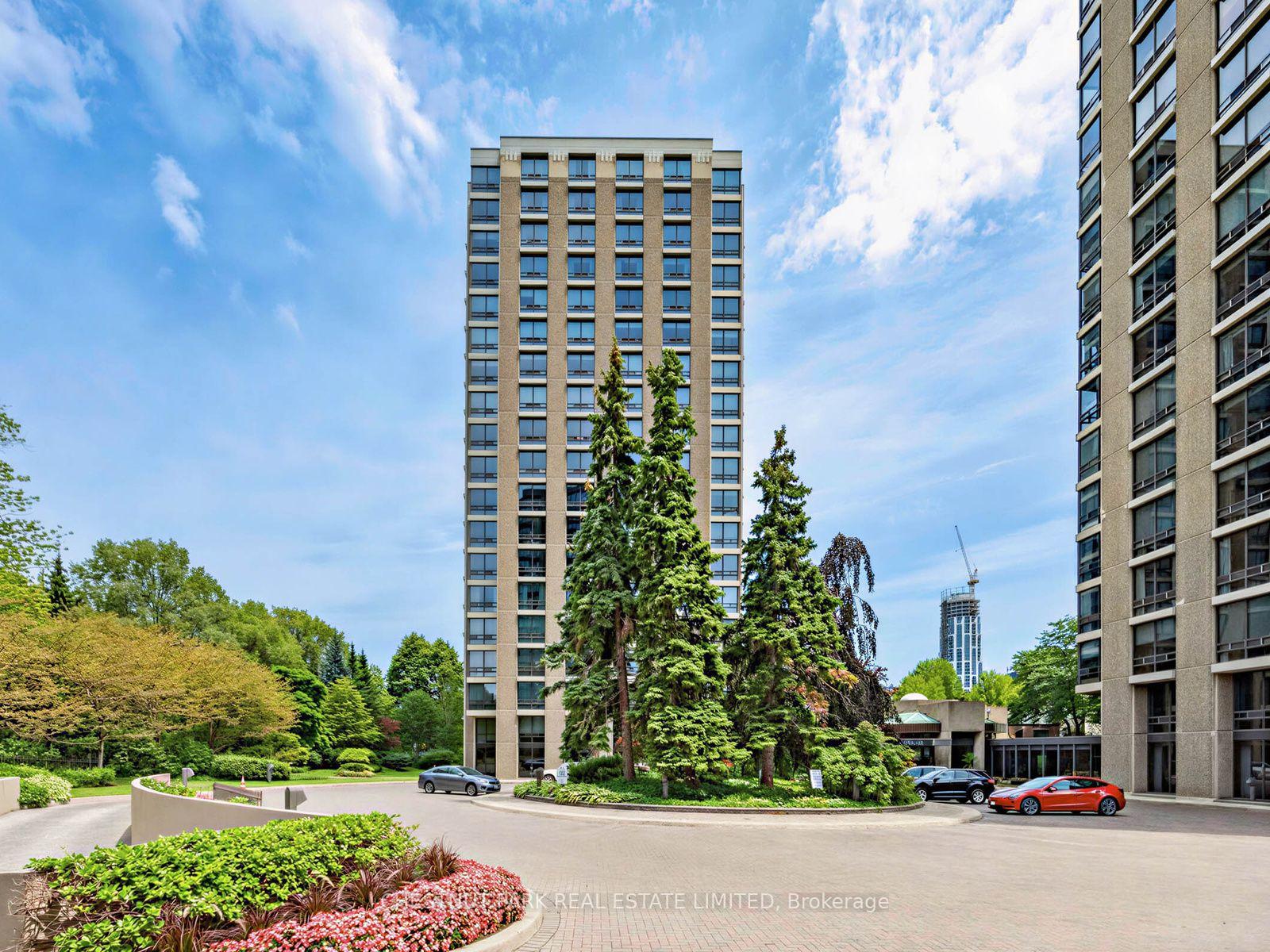 Front of Unit 304, 625 Avenue Road