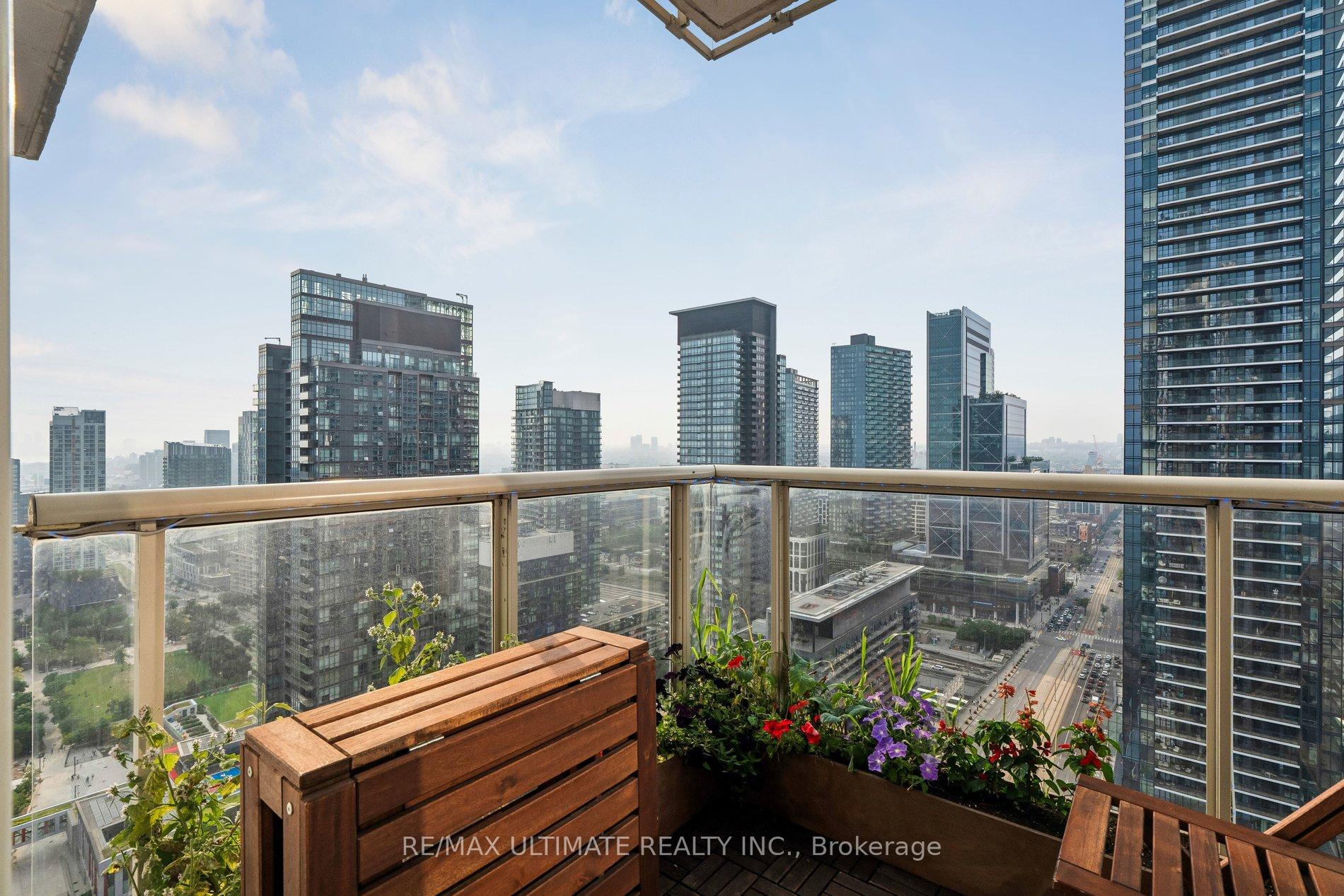 Photo 2 of Unit 4003, 35 Mariner Terrace, Toronto, Waterfront Communities — HOMEH