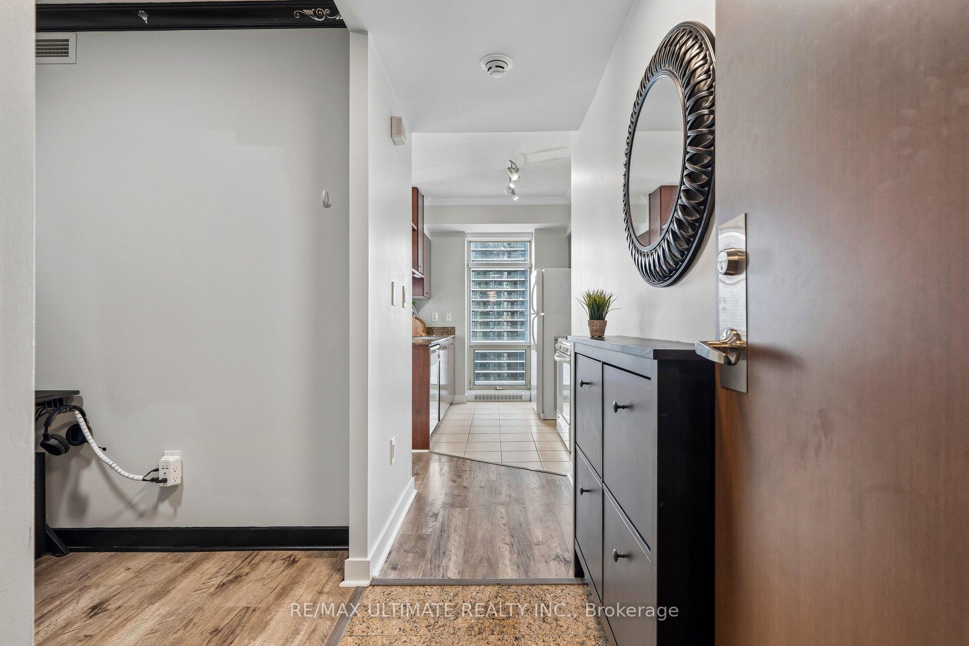 Photo 3 of Unit 4003, 35 Mariner Terrace, Toronto, Waterfront Communities — HOMEH