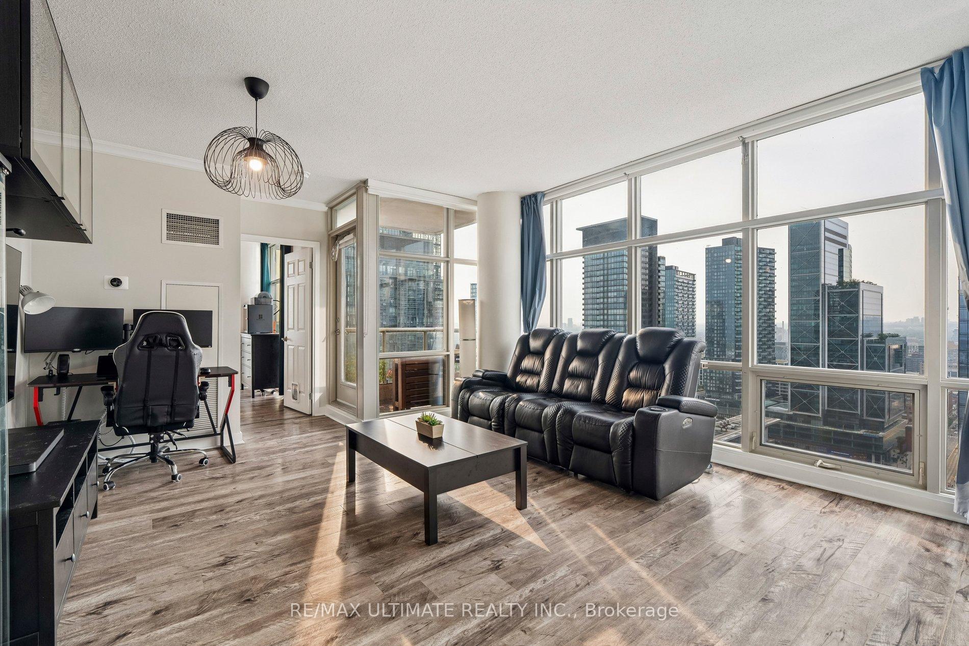 Photo 8 of Unit 4003, 35 Mariner Terrace, Toronto, Waterfront Communities — HOMEH