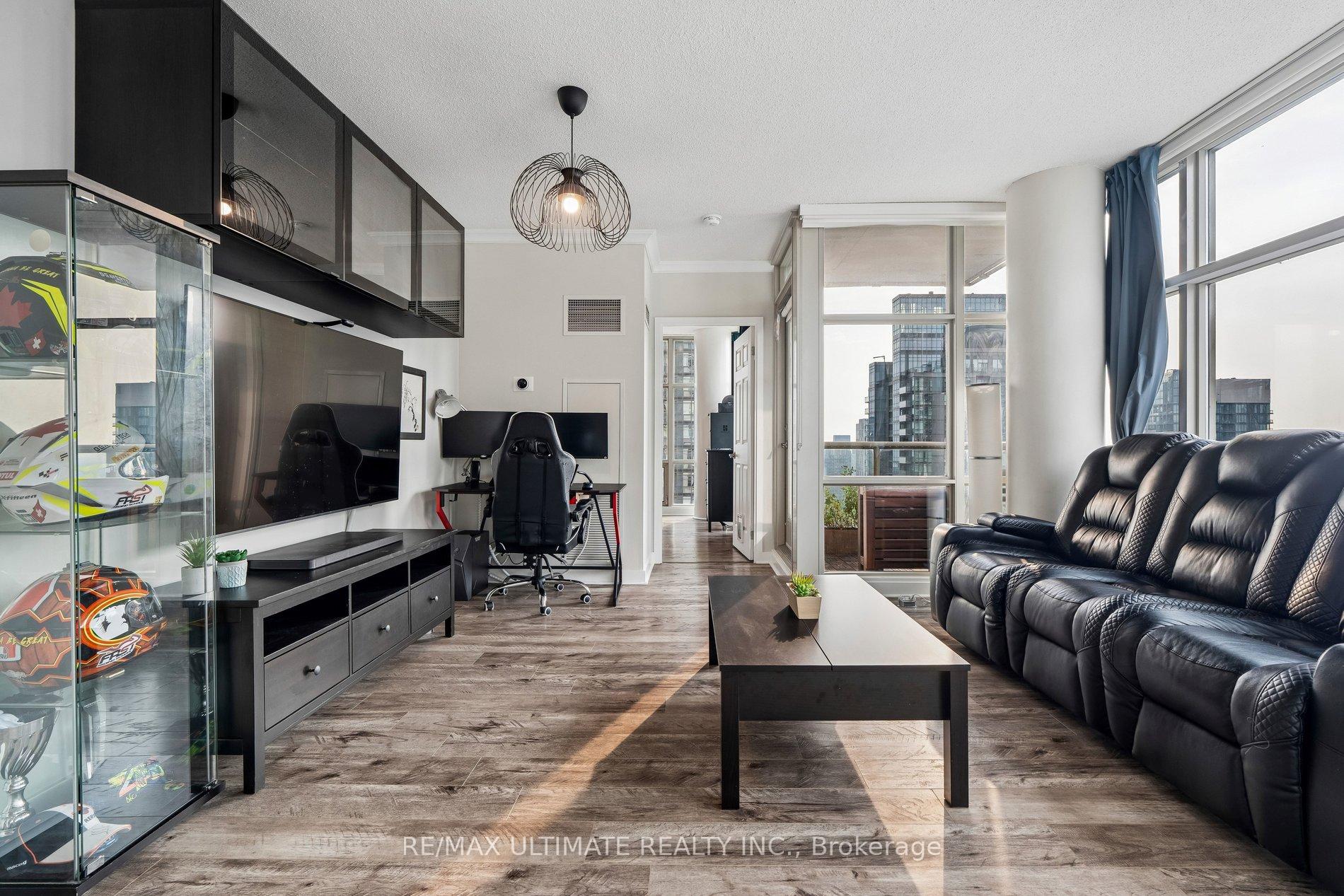 Photo 9 of Unit 4003, 35 Mariner Terrace, Toronto, Waterfront Communities — HOMEH