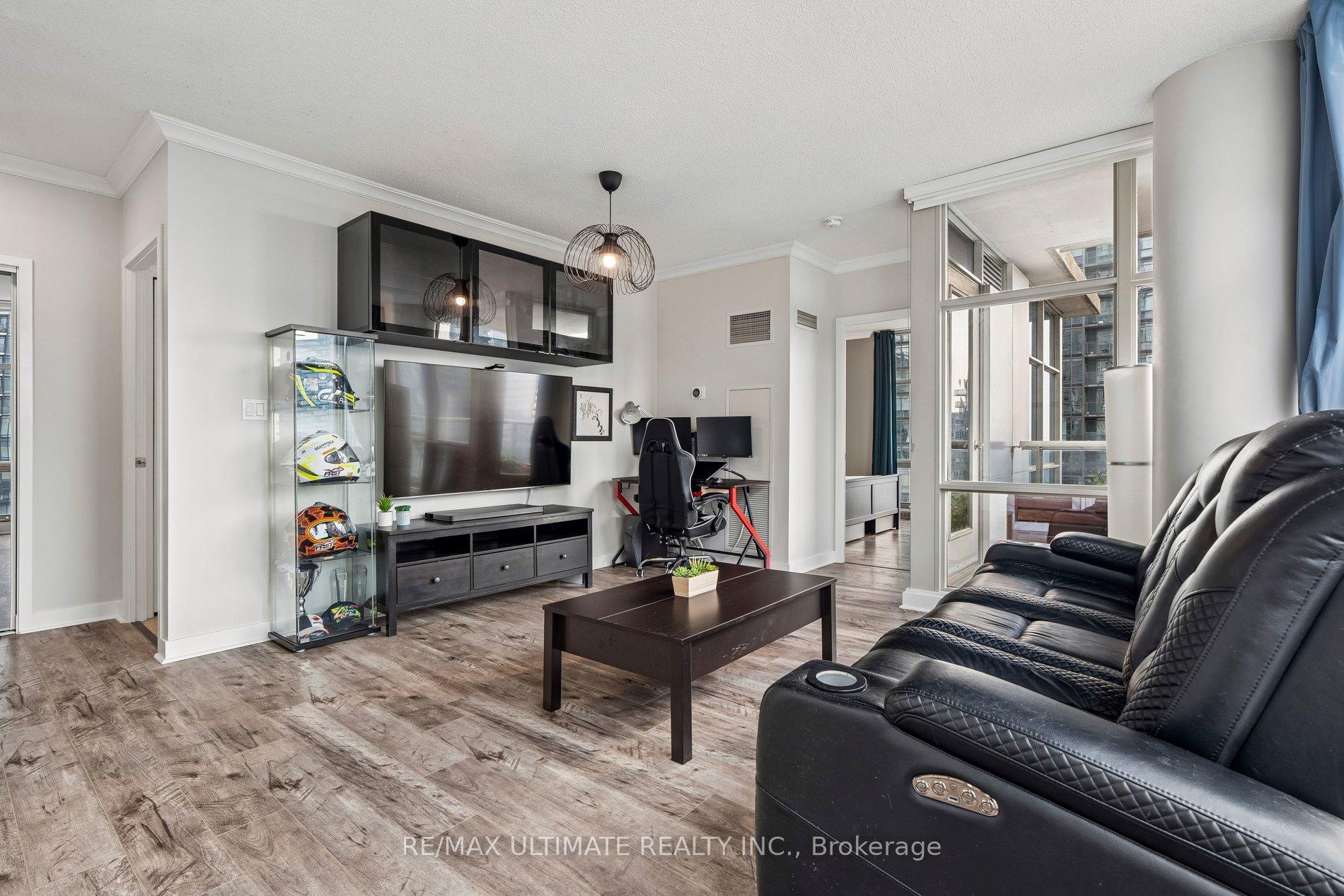 Photo 11 of Unit 4003, 35 Mariner Terrace, Toronto, Waterfront Communities — HOMEH