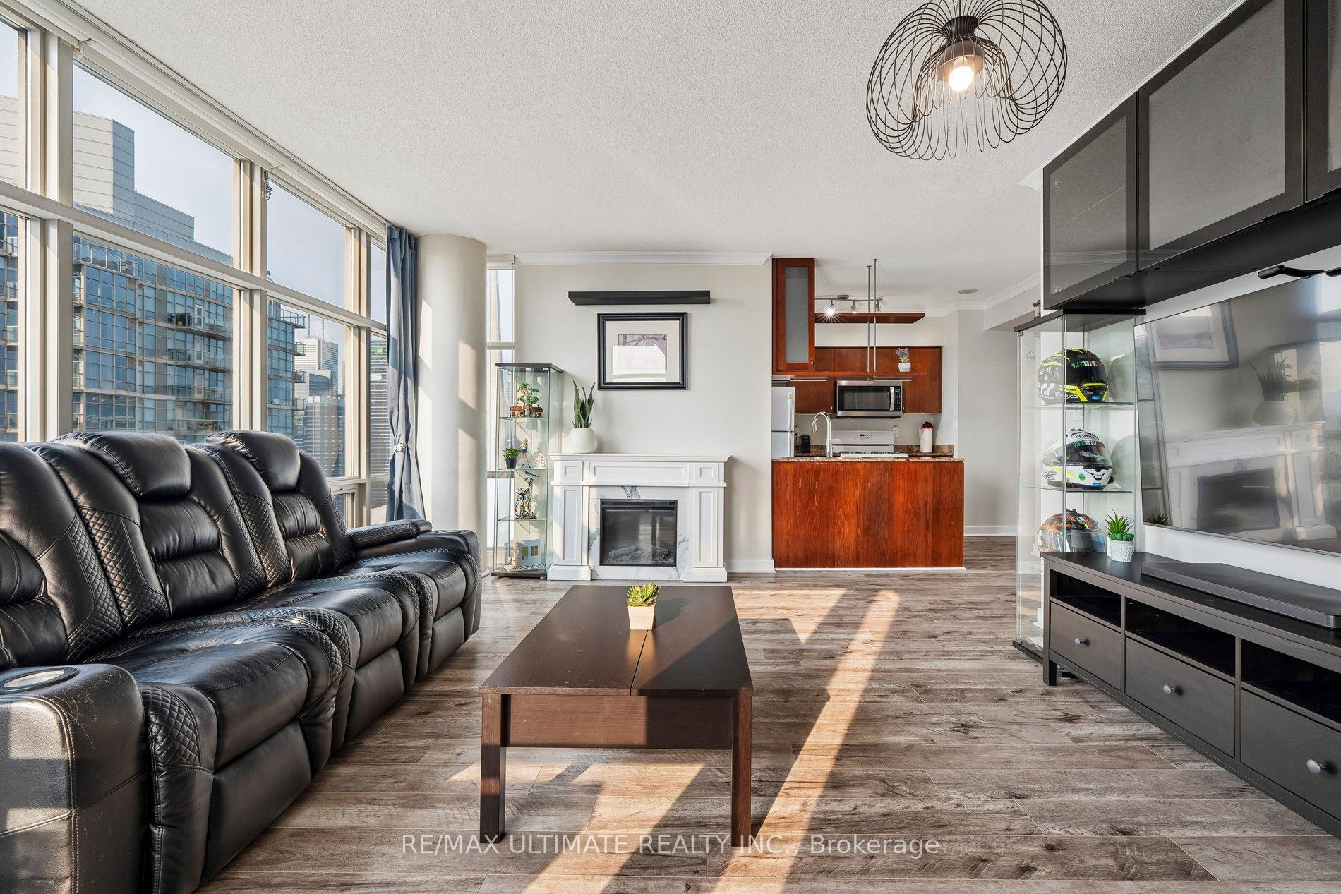 Photo 12 of Unit 4003, 35 Mariner Terrace, Toronto, Waterfront Communities — HOMEH