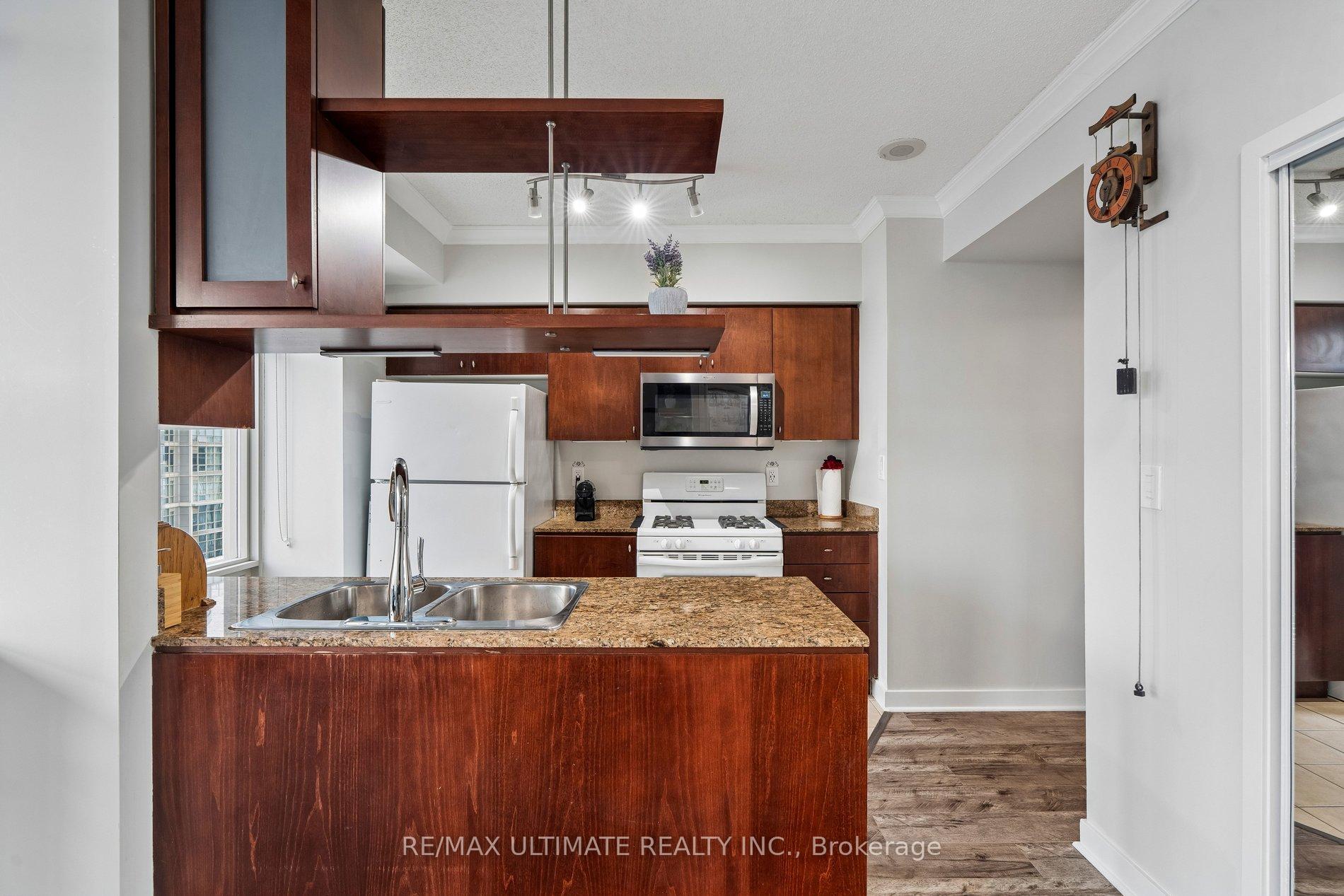 Photo 18 of Unit 4003, 35 Mariner Terrace, Toronto, Waterfront Communities — HOMEH