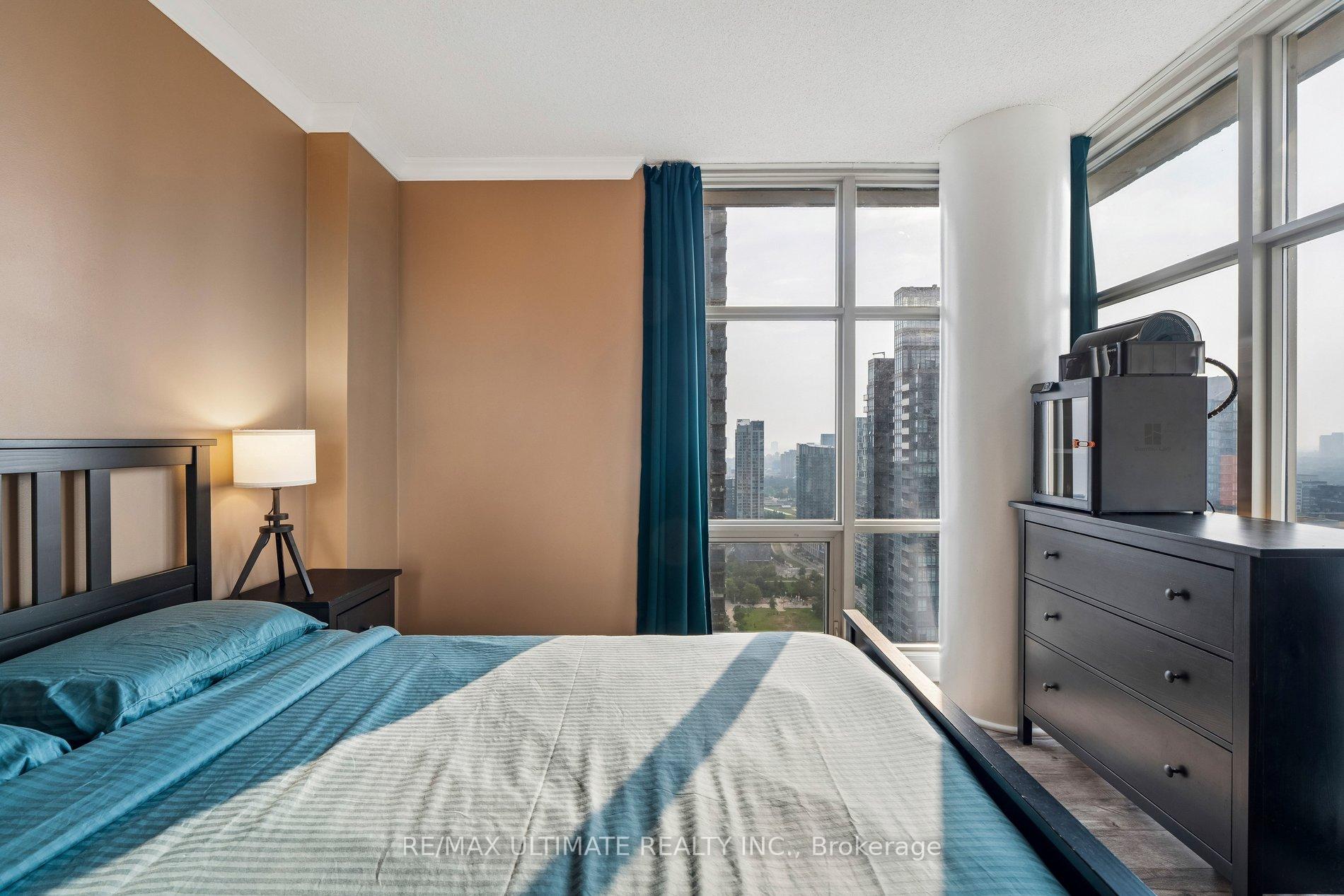 Photo 24 of Unit 4003, 35 Mariner Terrace, Toronto, Waterfront Communities — HOMEH