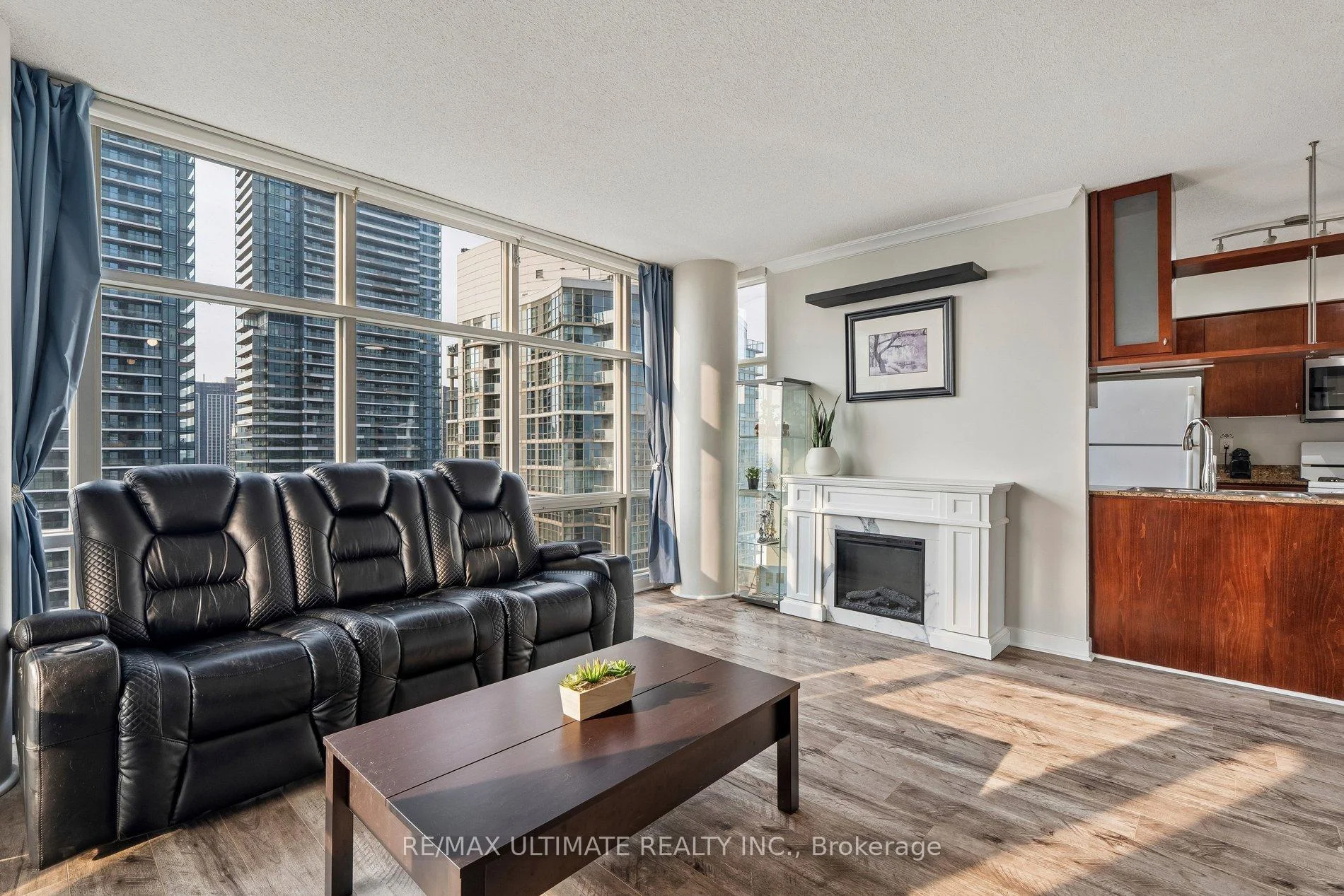 Photo 10 of Unit 4003, 35 Mariner Terrace, Toronto, Waterfront Communities — HOMEH