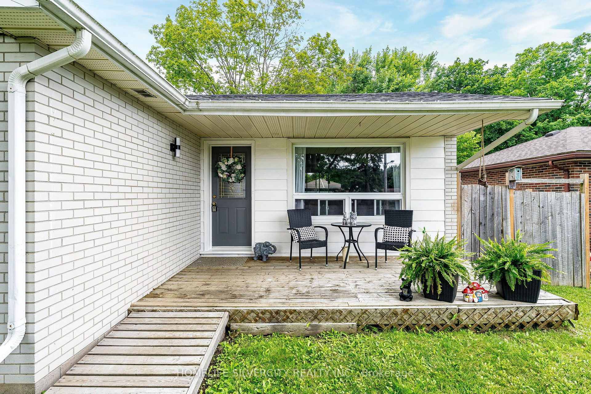 Photo 4 of 404 Andrew Street, Shelburne — HOMEH