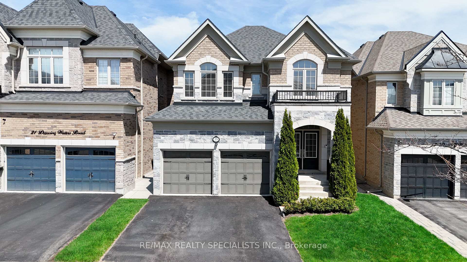 Photo 1 of 19 Dancing Waters Road, Brampton, Bram West — HOMEH