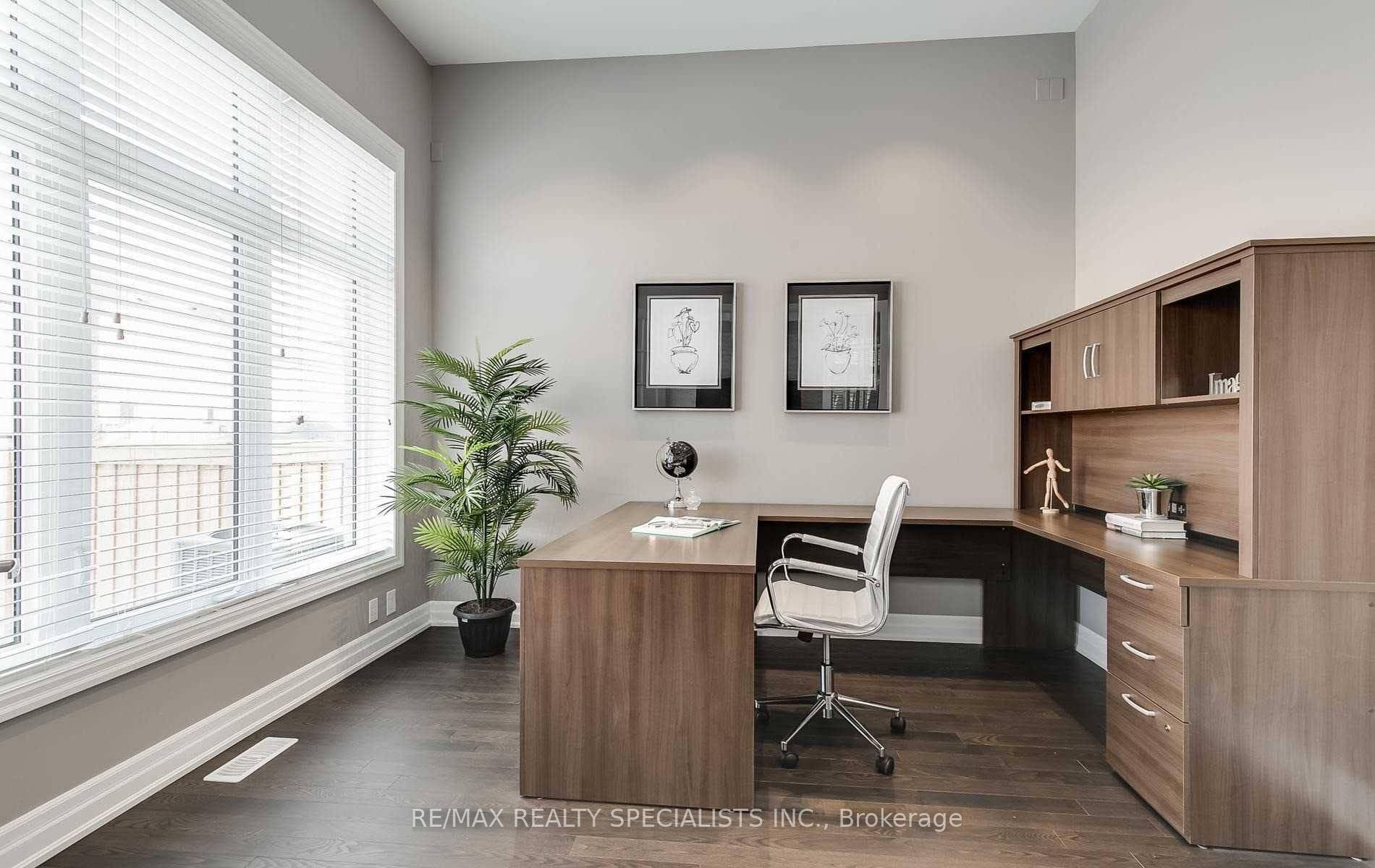 Photo 13 of 19 Dancing Waters Road, Brampton, Bram West — HOMEH